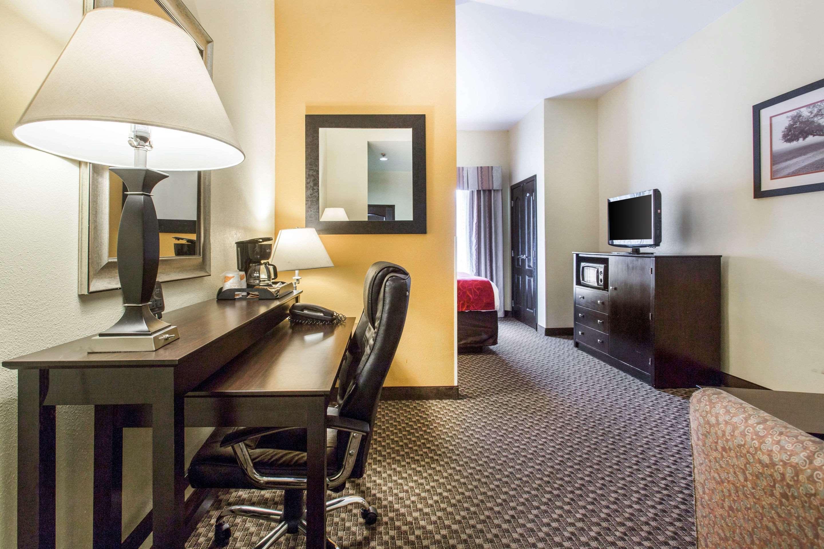 Comfort Suites Clinton — photo 5