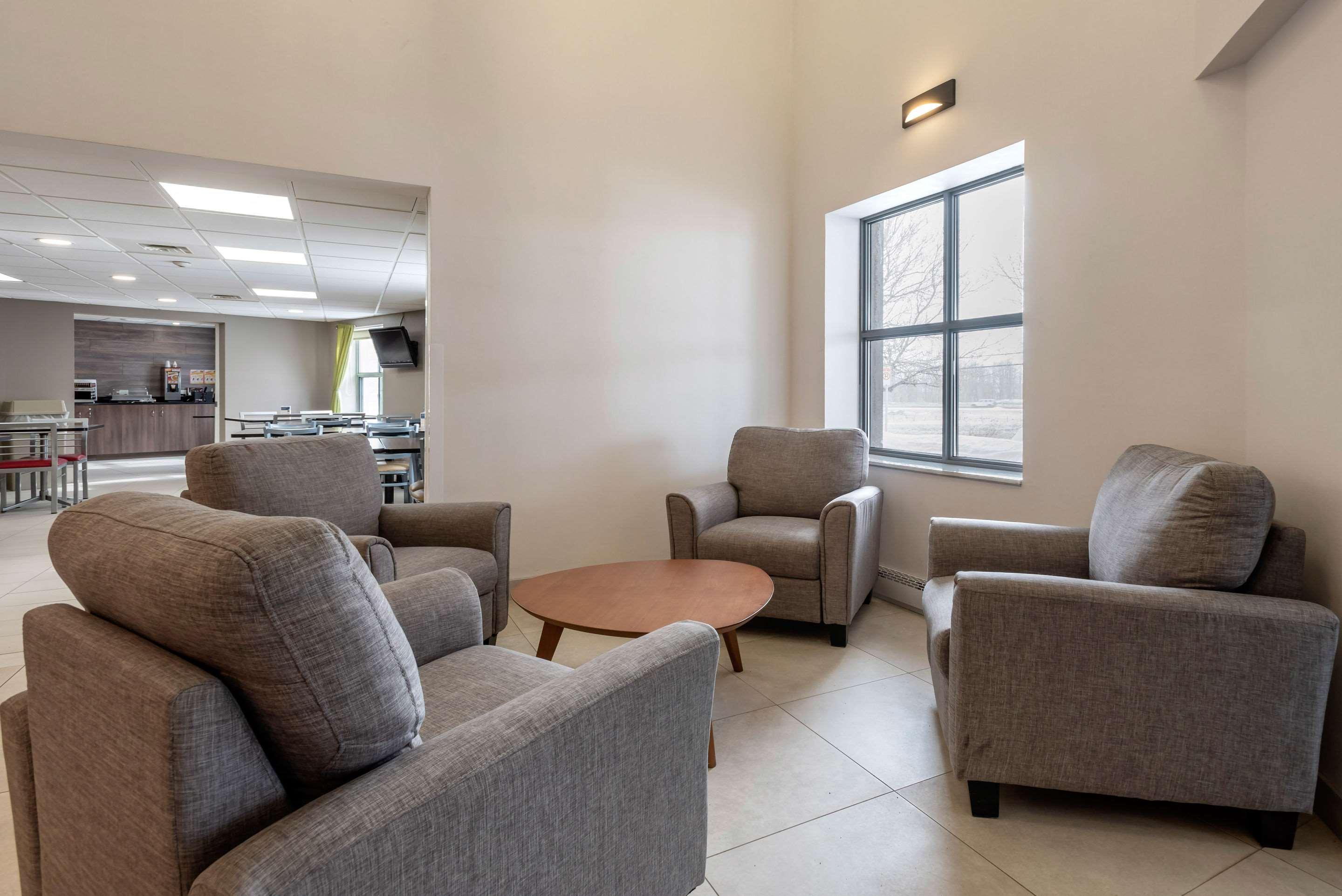 Quality Suites — photo 3