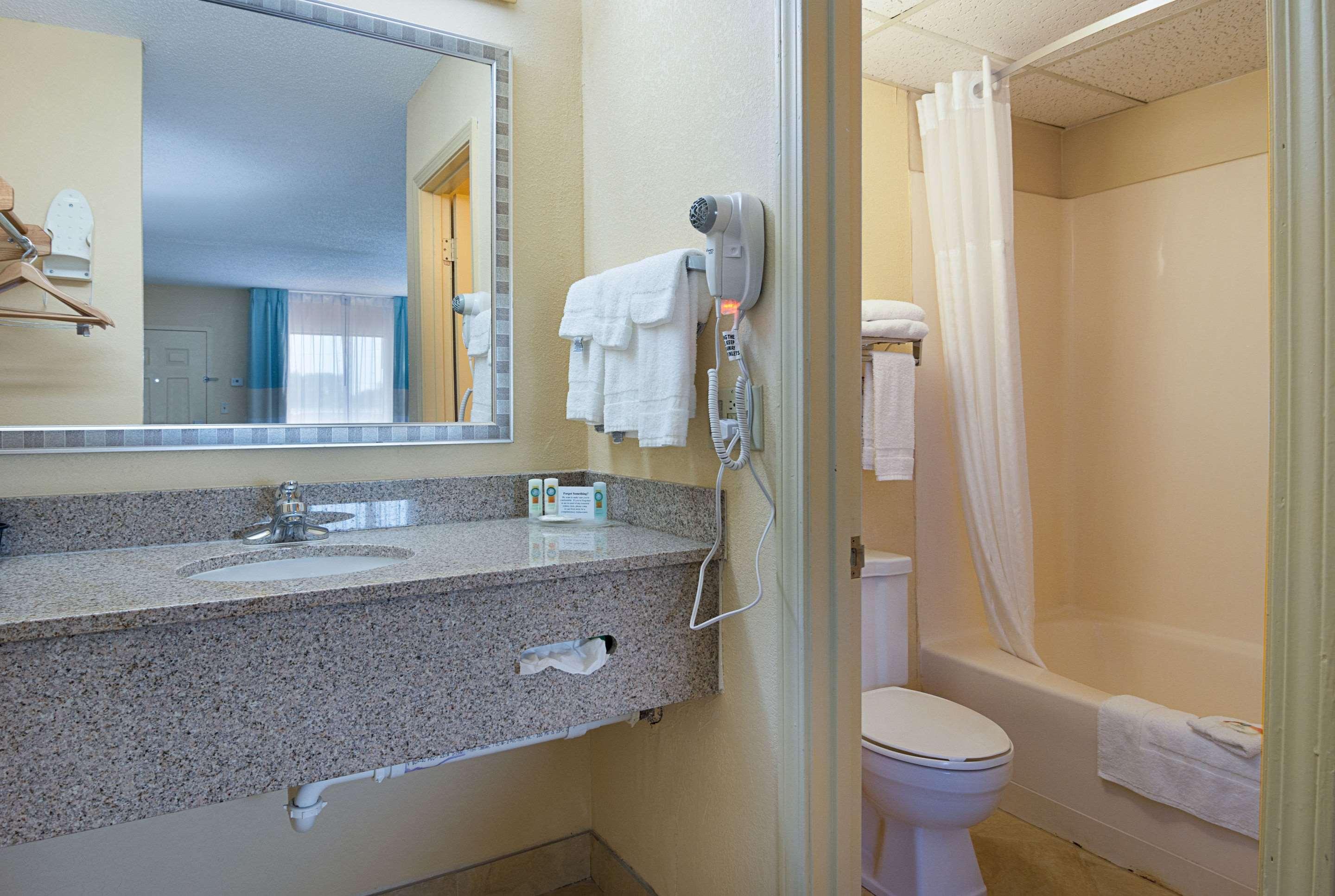 Quality Inn Calhoun — photo 5