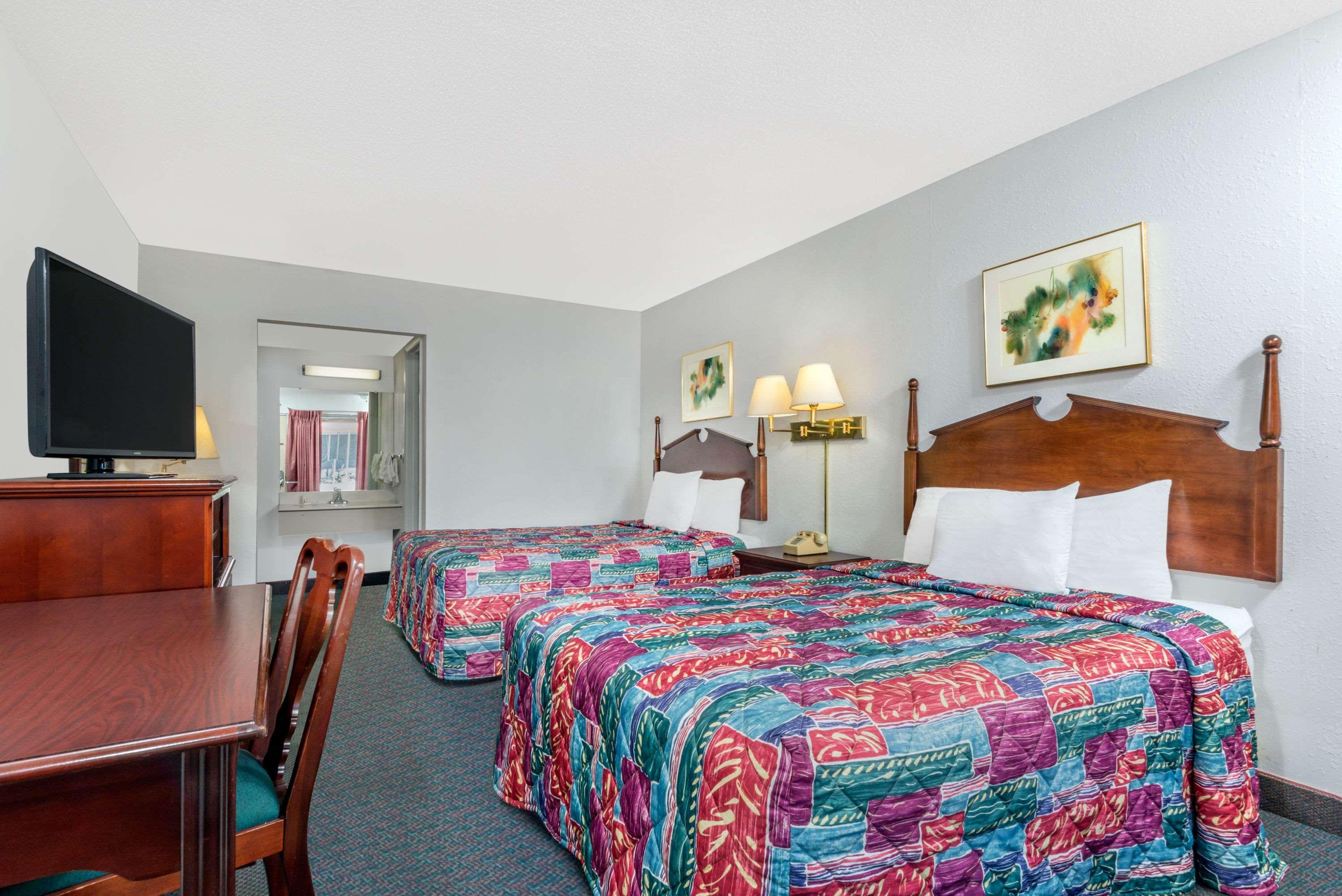 Days Inn by Wyndham Mt. Sterling — photo 4