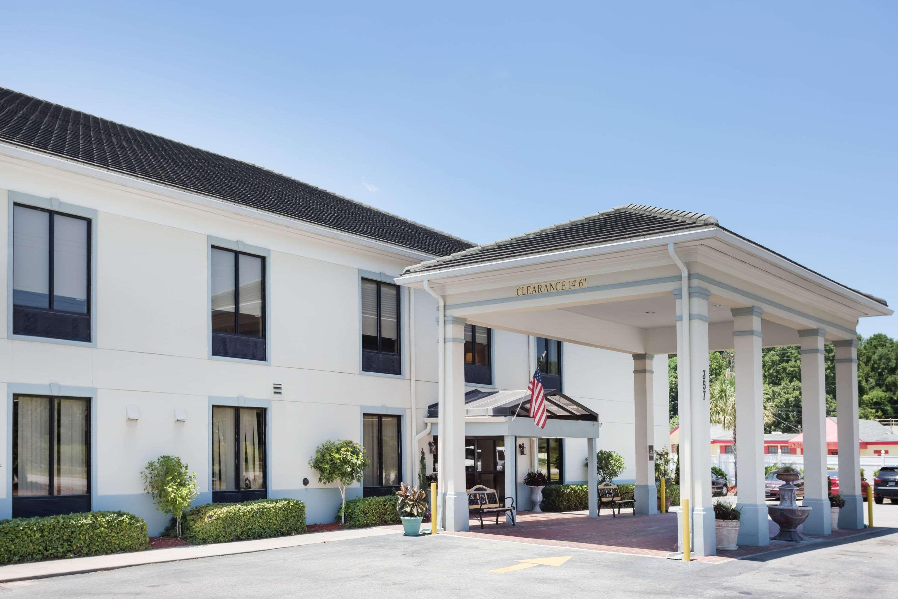 Baymont Inn & Suites Savannah/Garden City