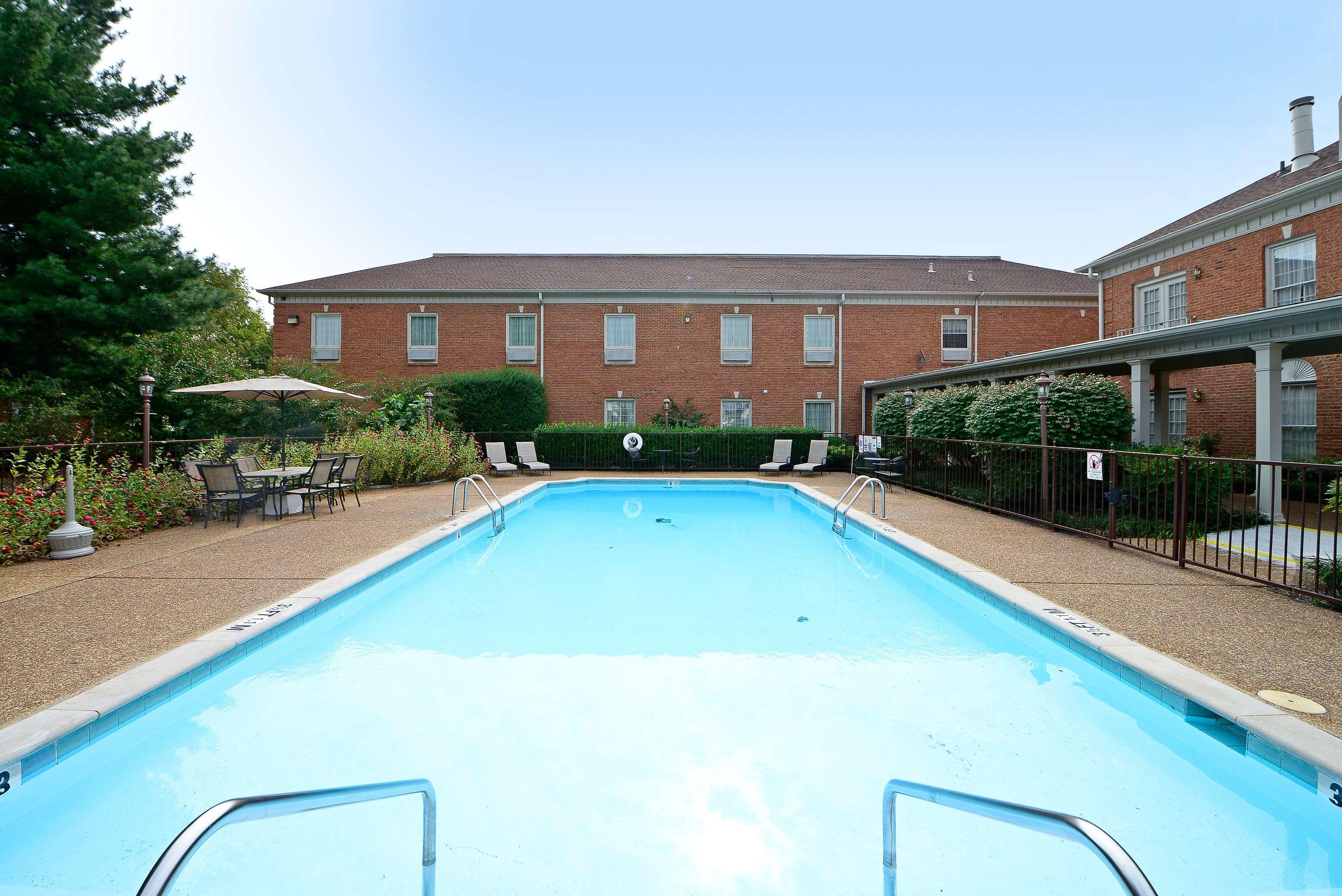 Best Western Spring Hill Inn & Suites — photo 4