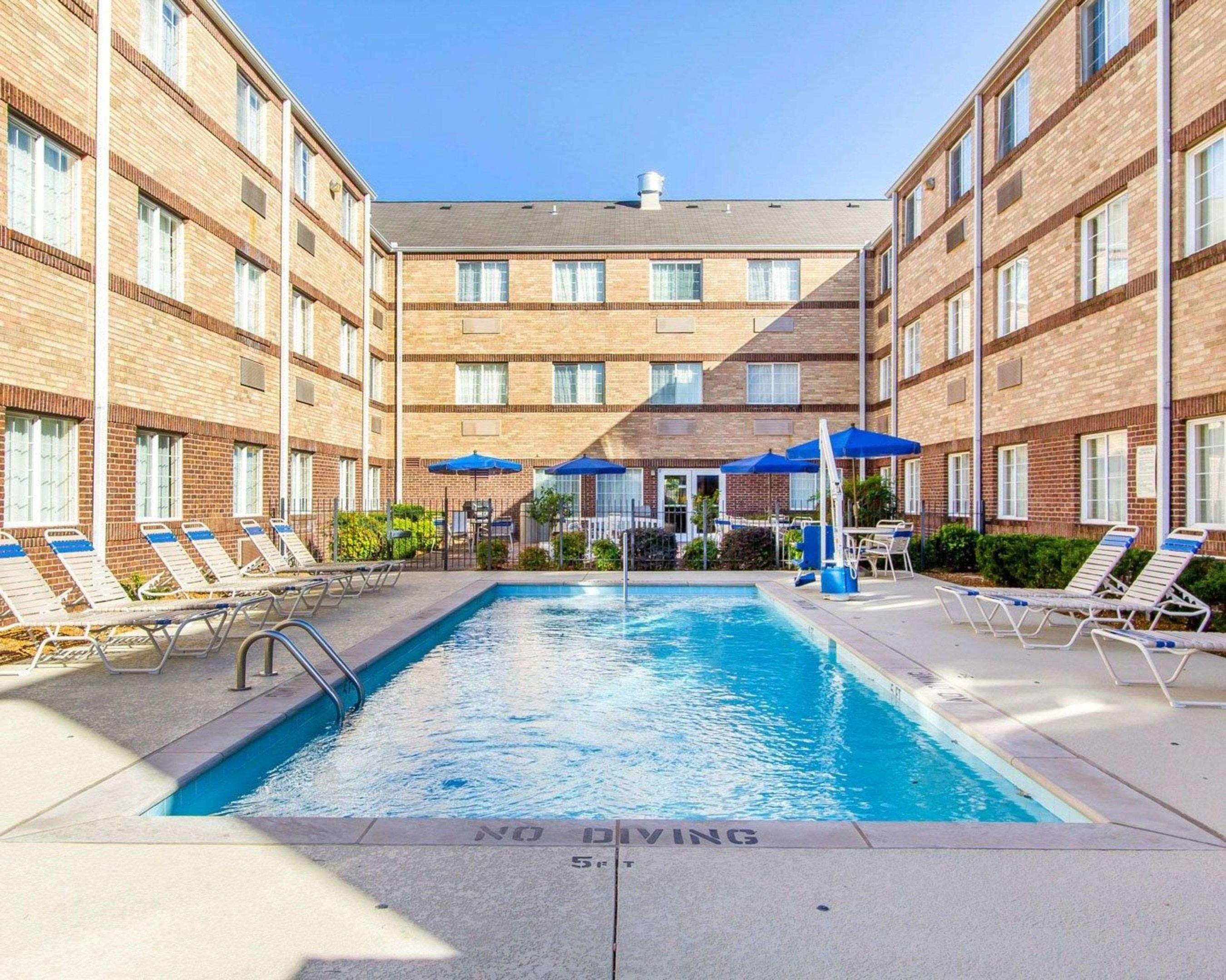 Mainstay Suites Brentwood — photo 4