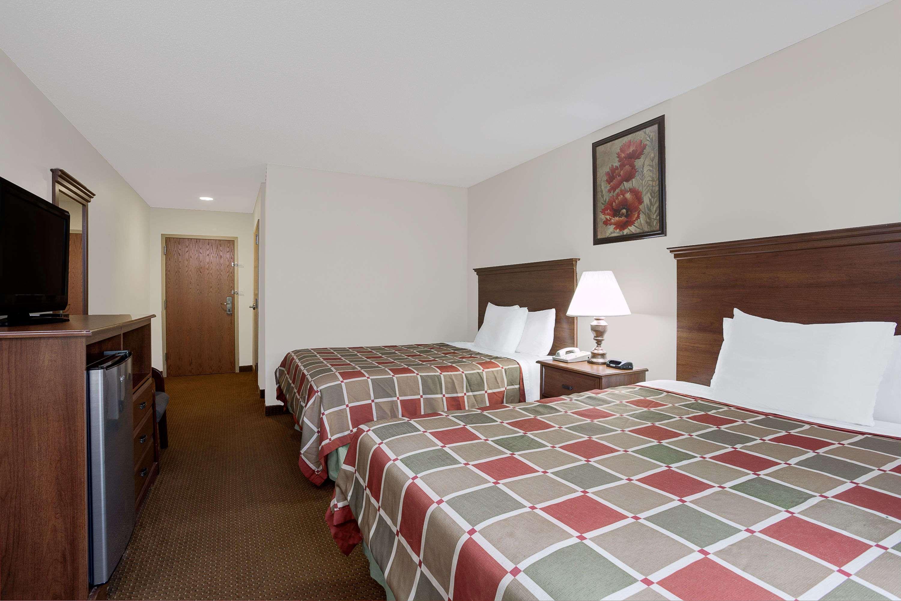 Days Inn by Wyndham Greensboro NC — photo 4