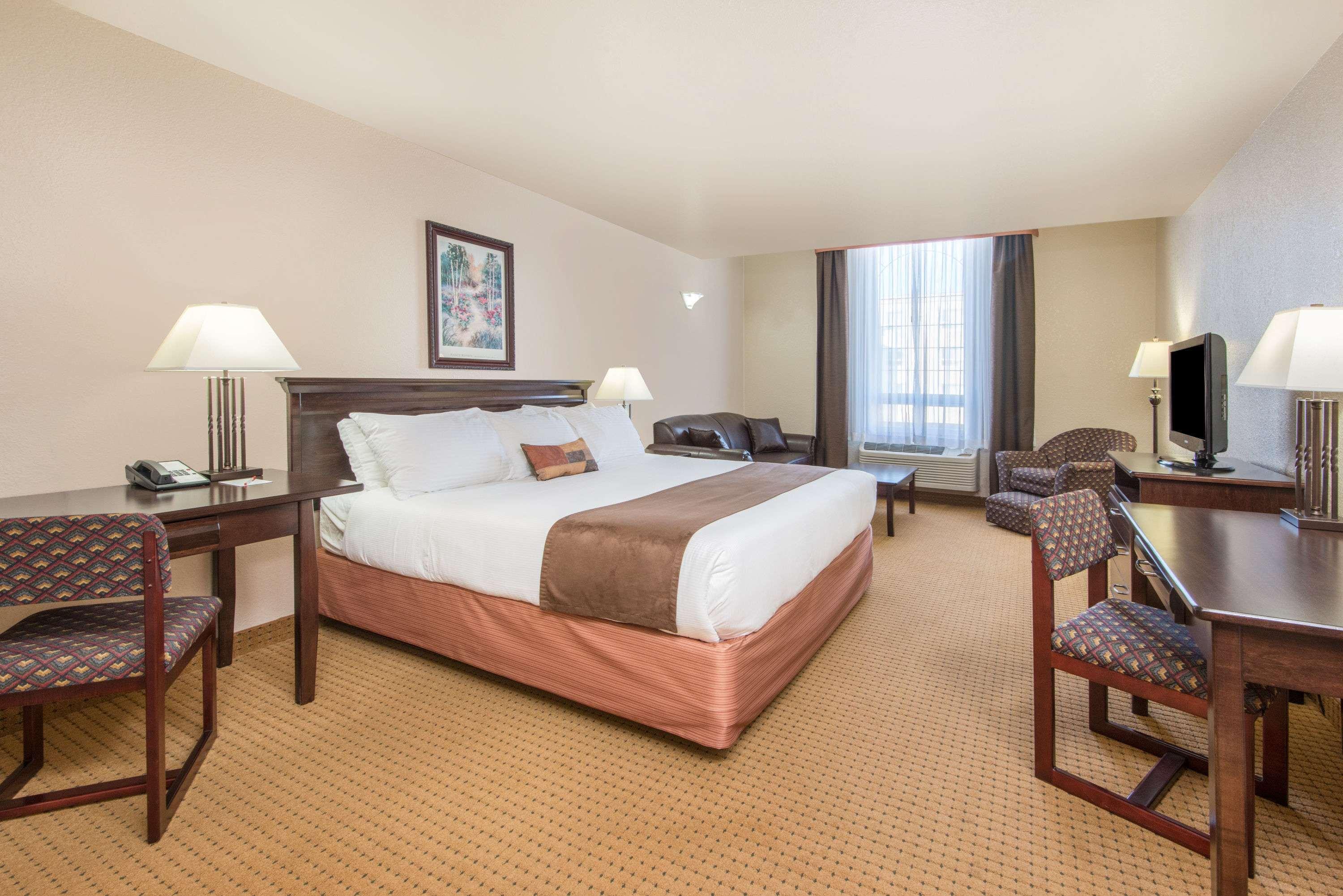 Ramada Lloydminster — photo 4
