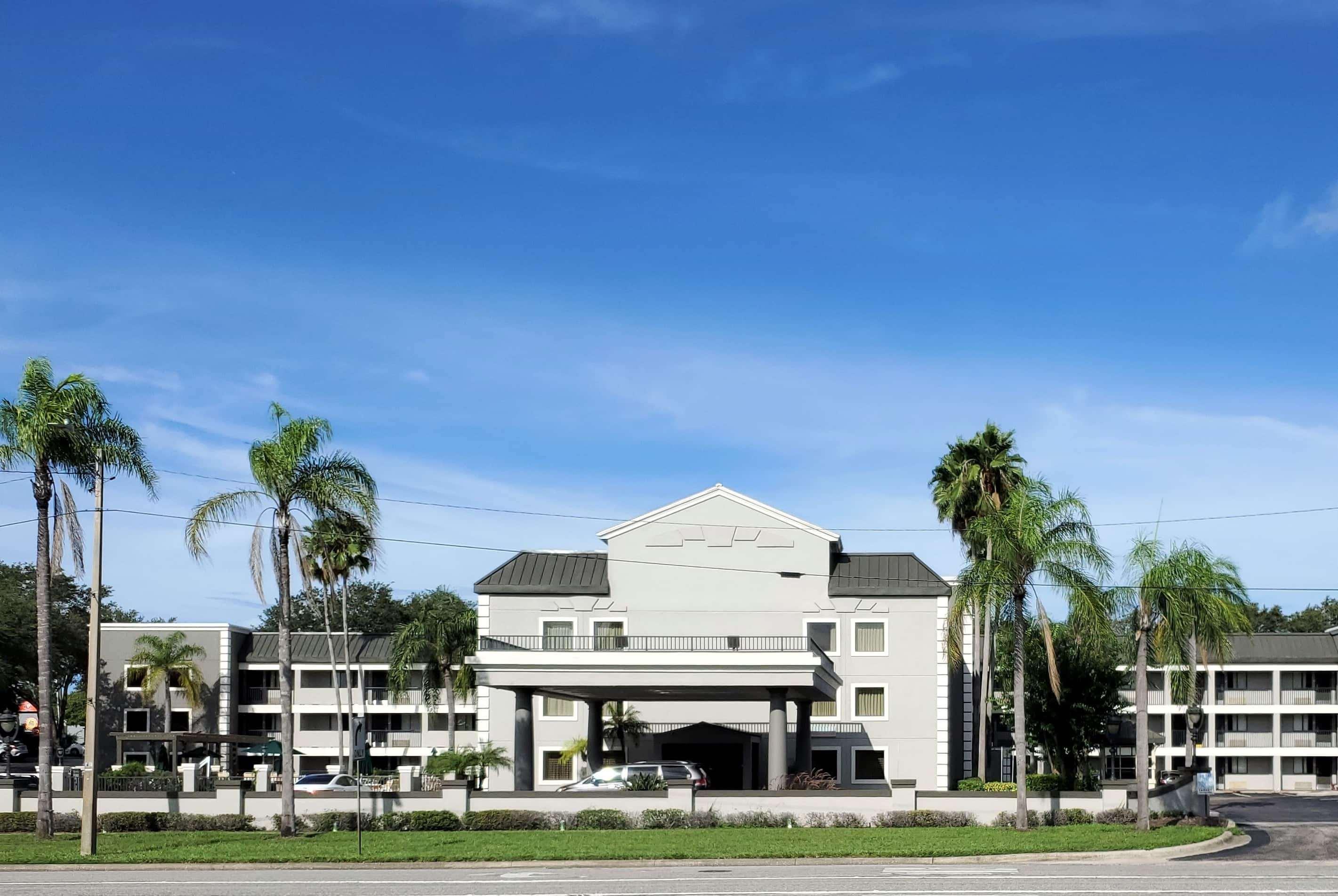 La Quinta Inn Tampa Near Busch Gardens — photo 4