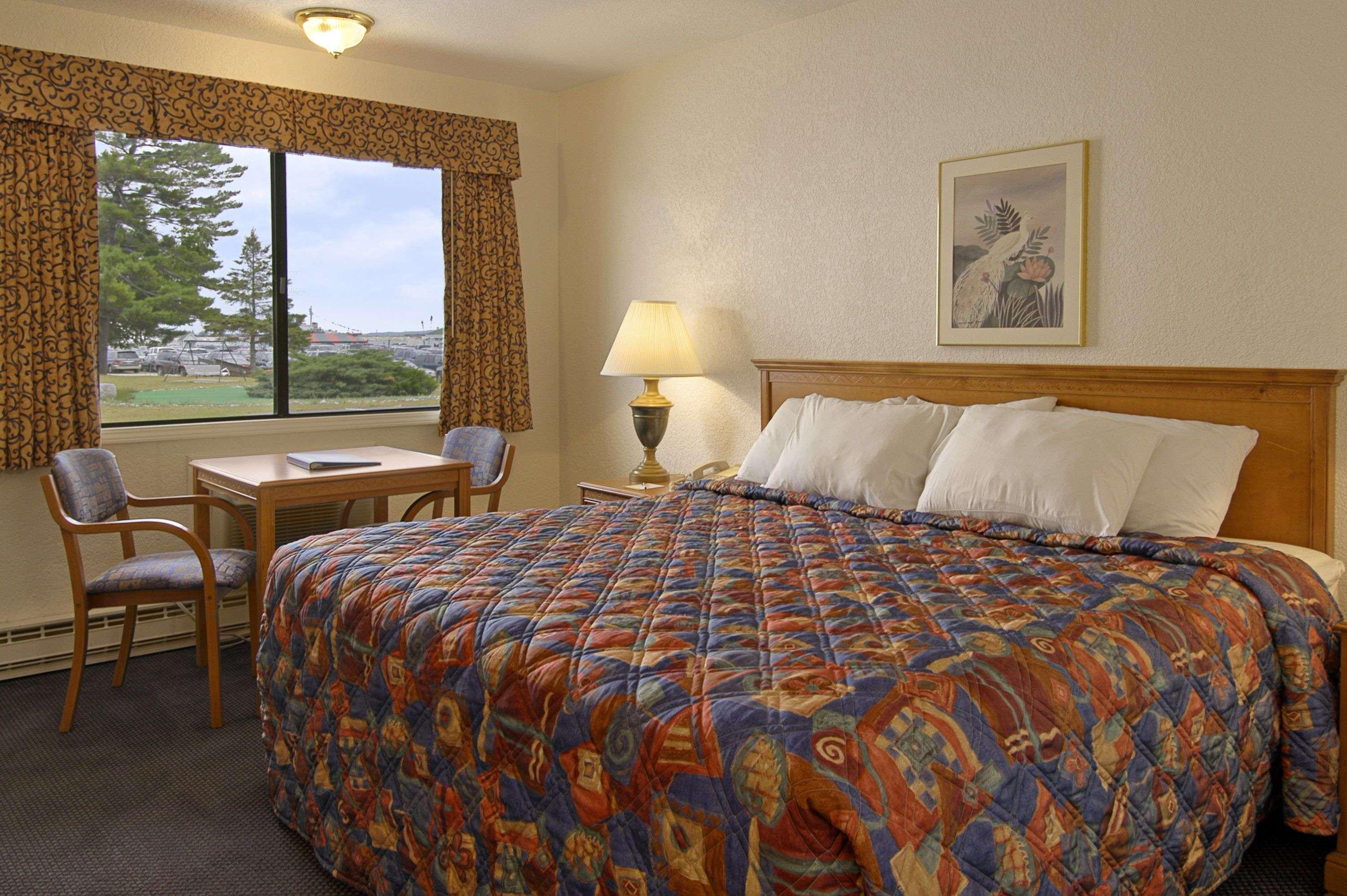 Days Inn Mackinaw City/Lakeview — photo 5