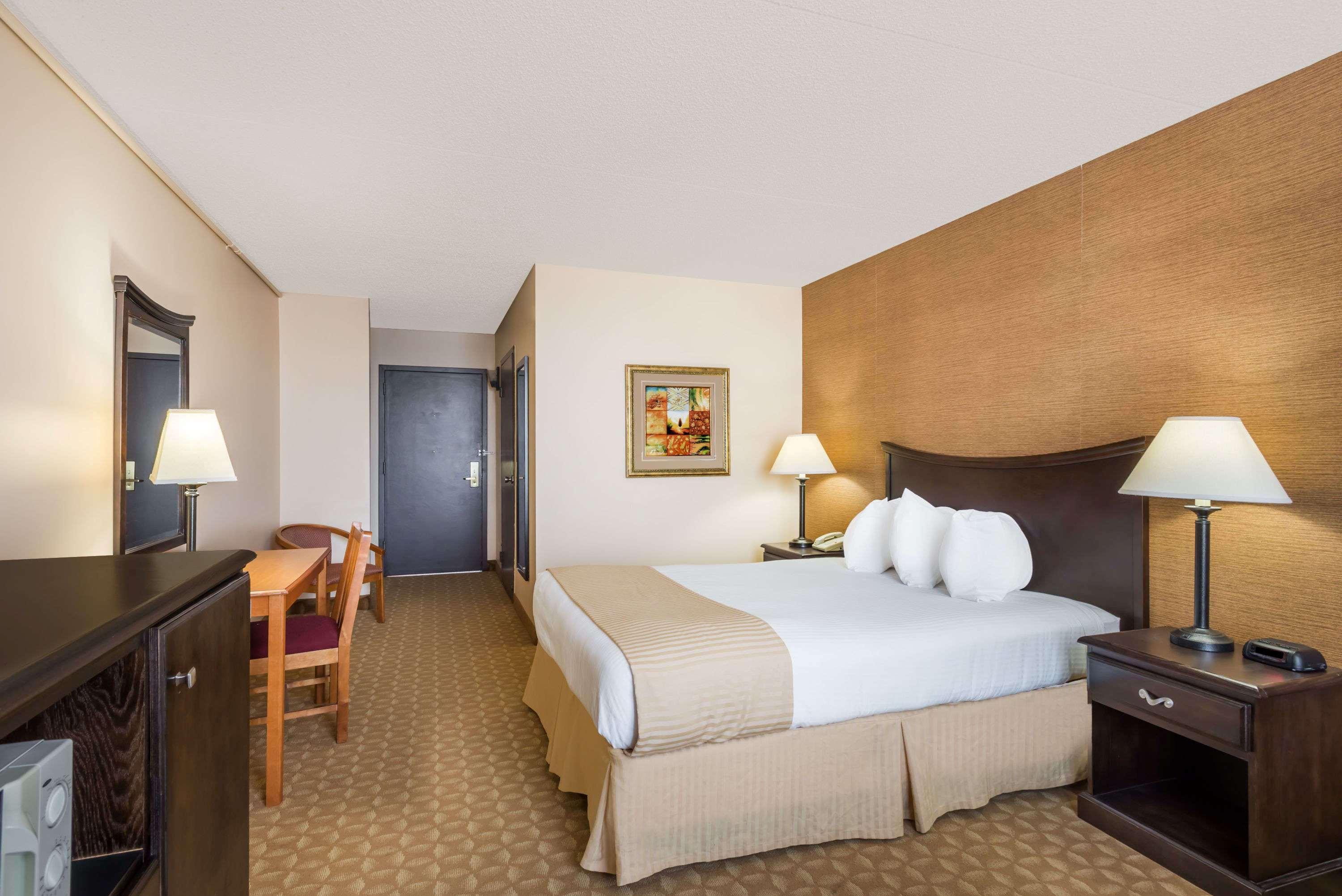 Ramada Watertown — photo 4