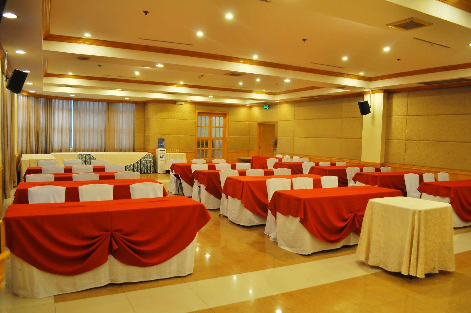 Days Hotel Iloilo — photo 5