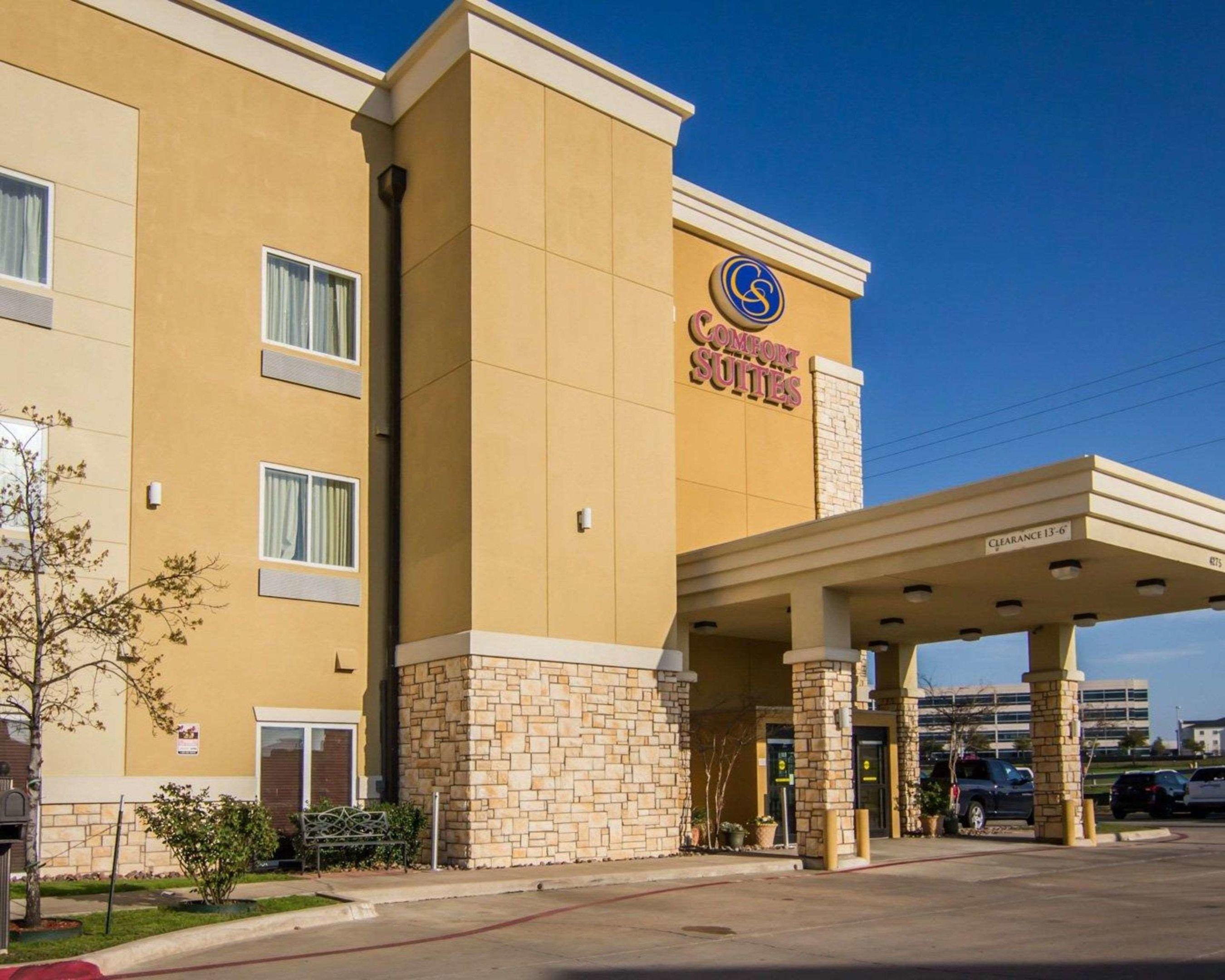 Comfort Suites West Dallas - Cockrell Hill — photo 4
