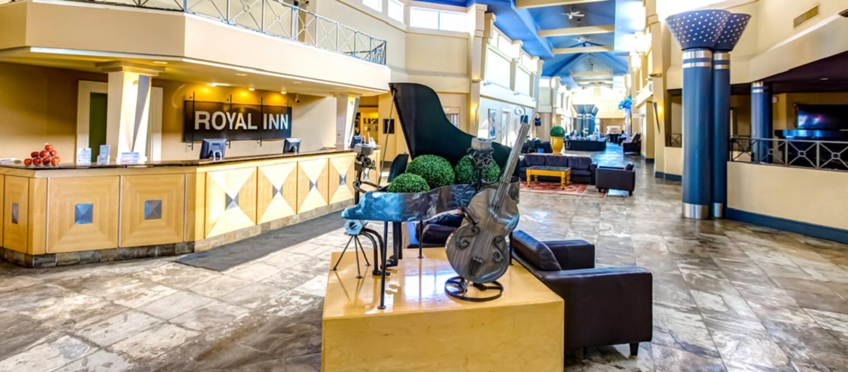 Royal Hotel Edmonton Airport Trademark Collection by Wyndham — photo 4