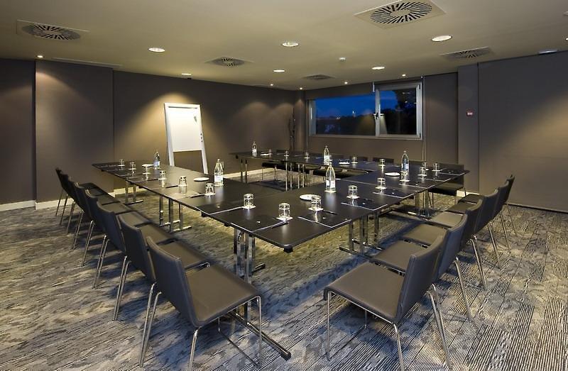 Rafaelhoteles Forum Alcalá — photo 5
