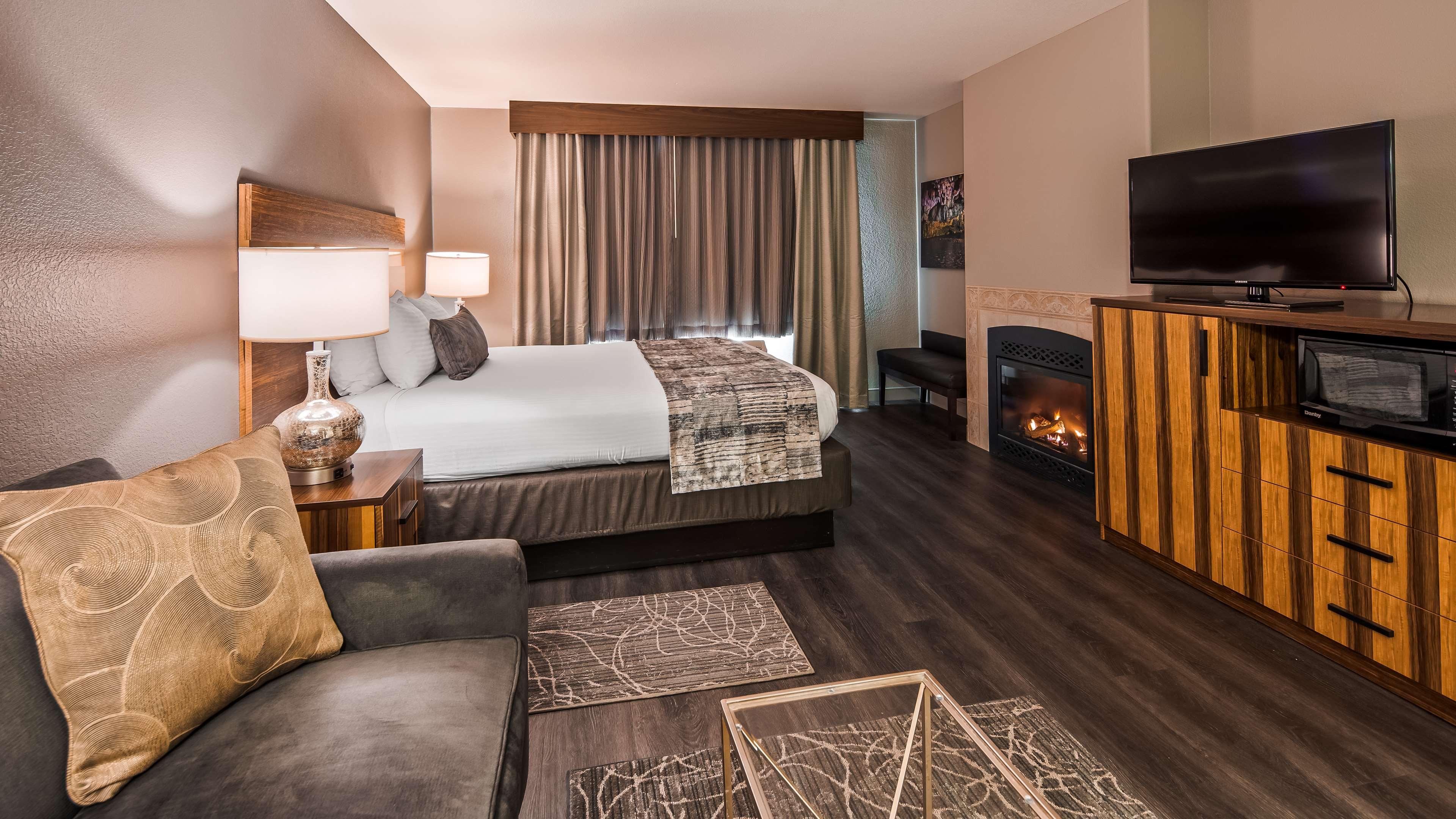 Best Western Cedar Inn & Suites — photo 5