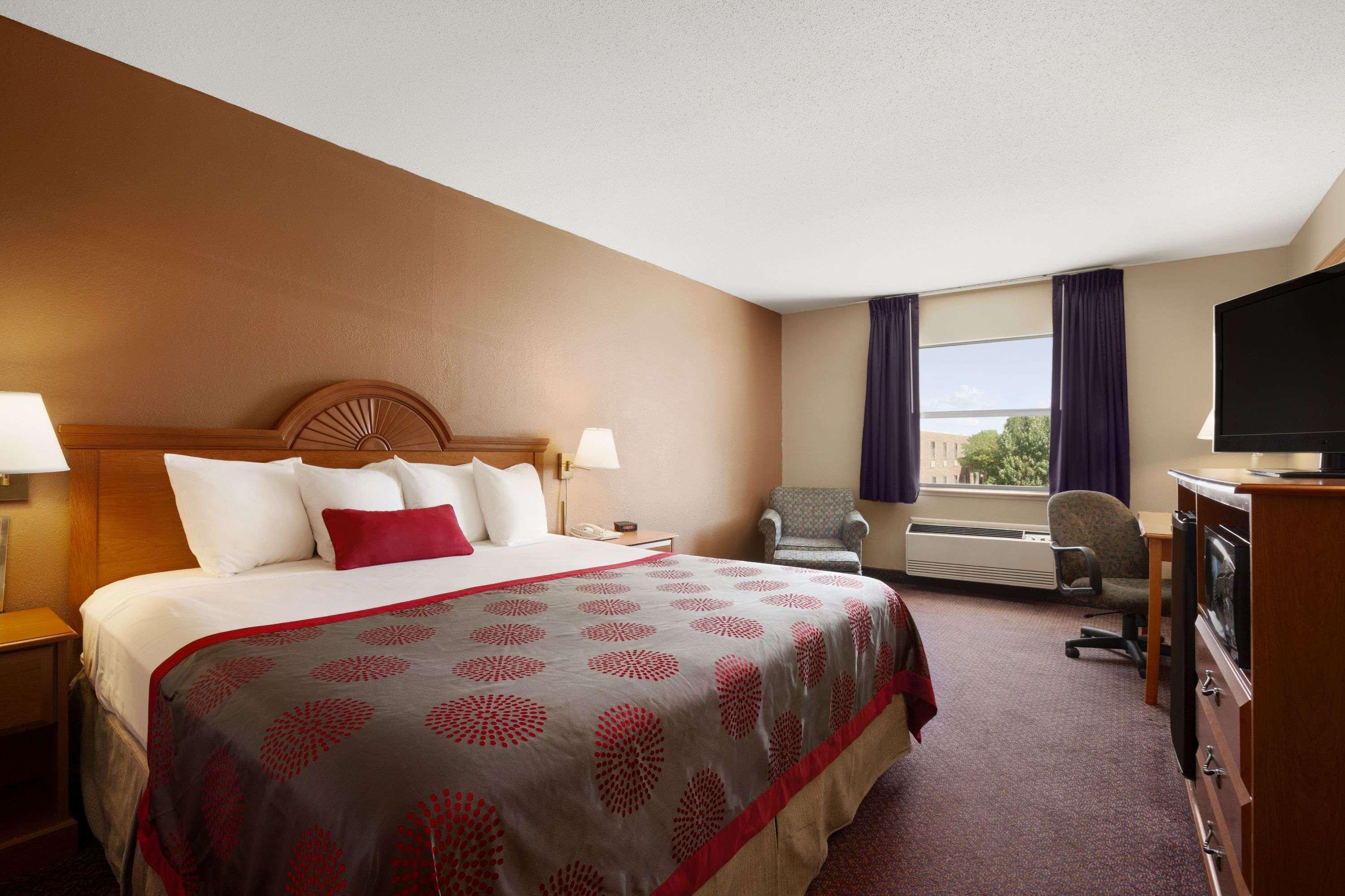 Ramada Sioux City — photo 5