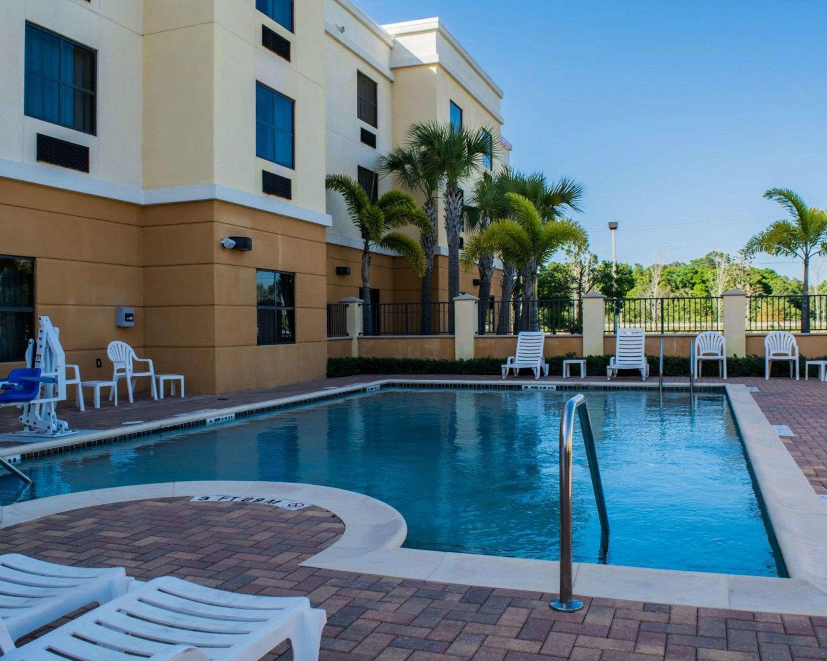 Comfort Suites Vero Beach — photo 5
