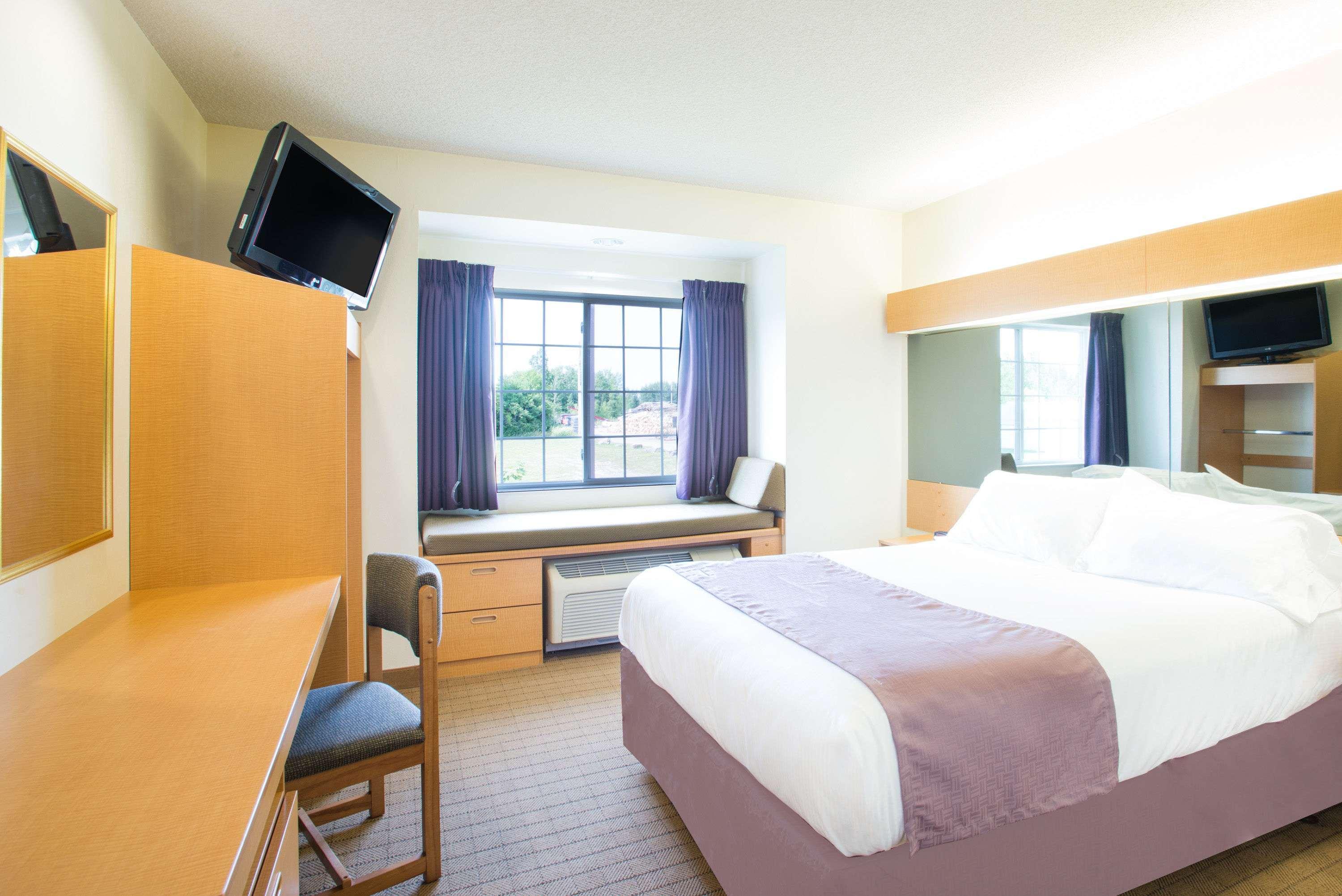 Microtel Inn & Suites by Wyndham Plattsburgh — photo 5