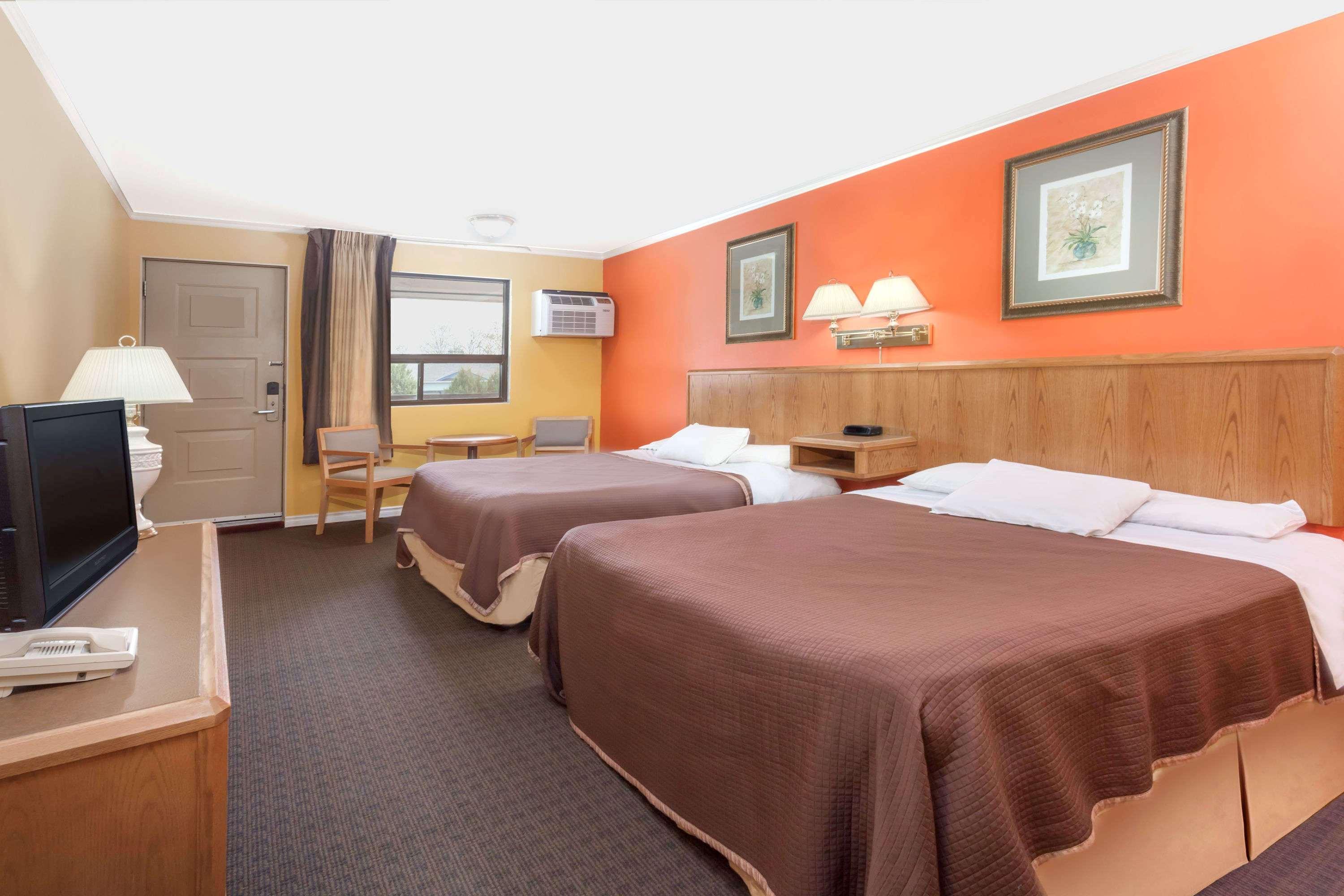 Howard Johnson Express Inn - Niagara Falls — photo 5