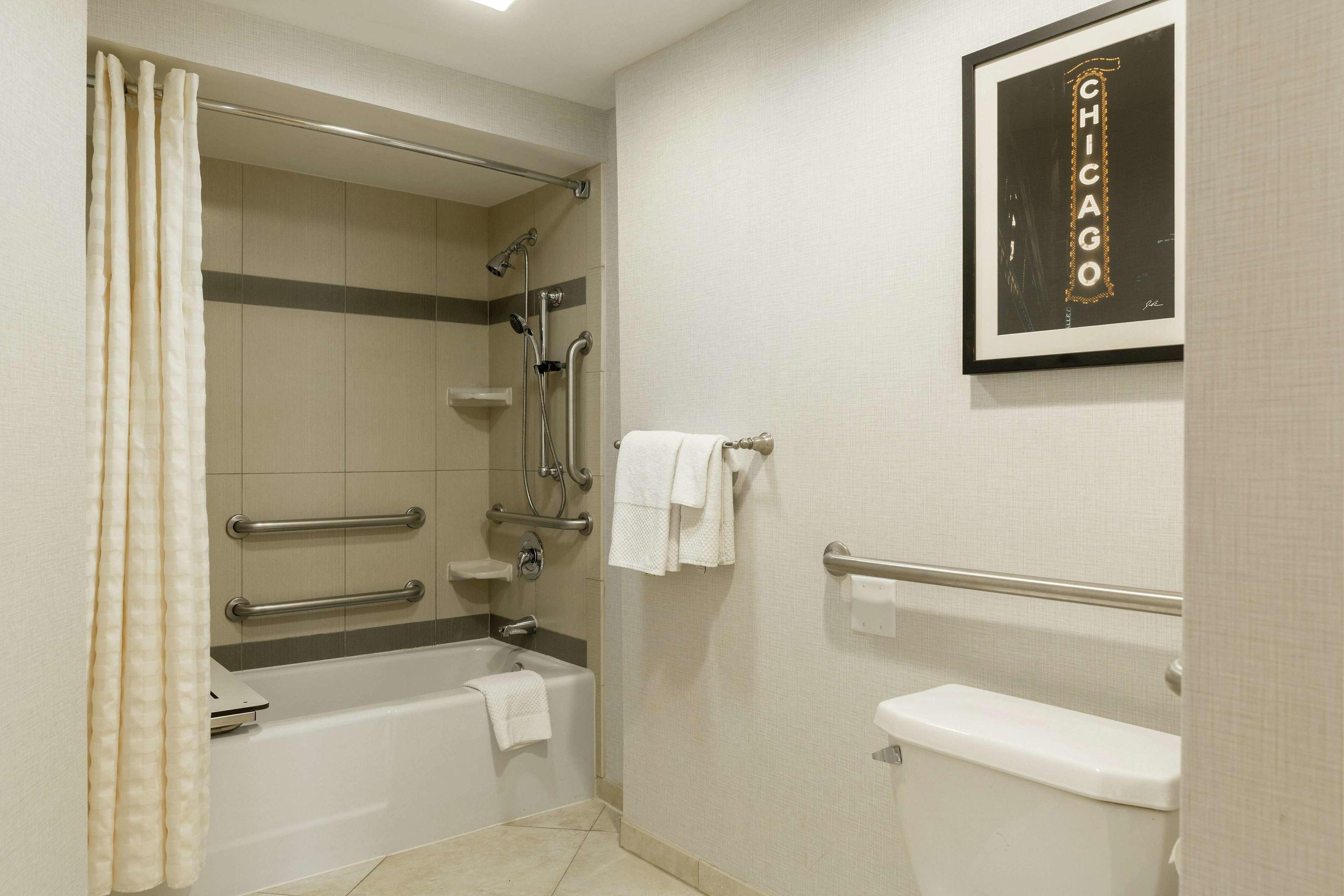 Hilton Chicago/Oak Lawn — photo 3