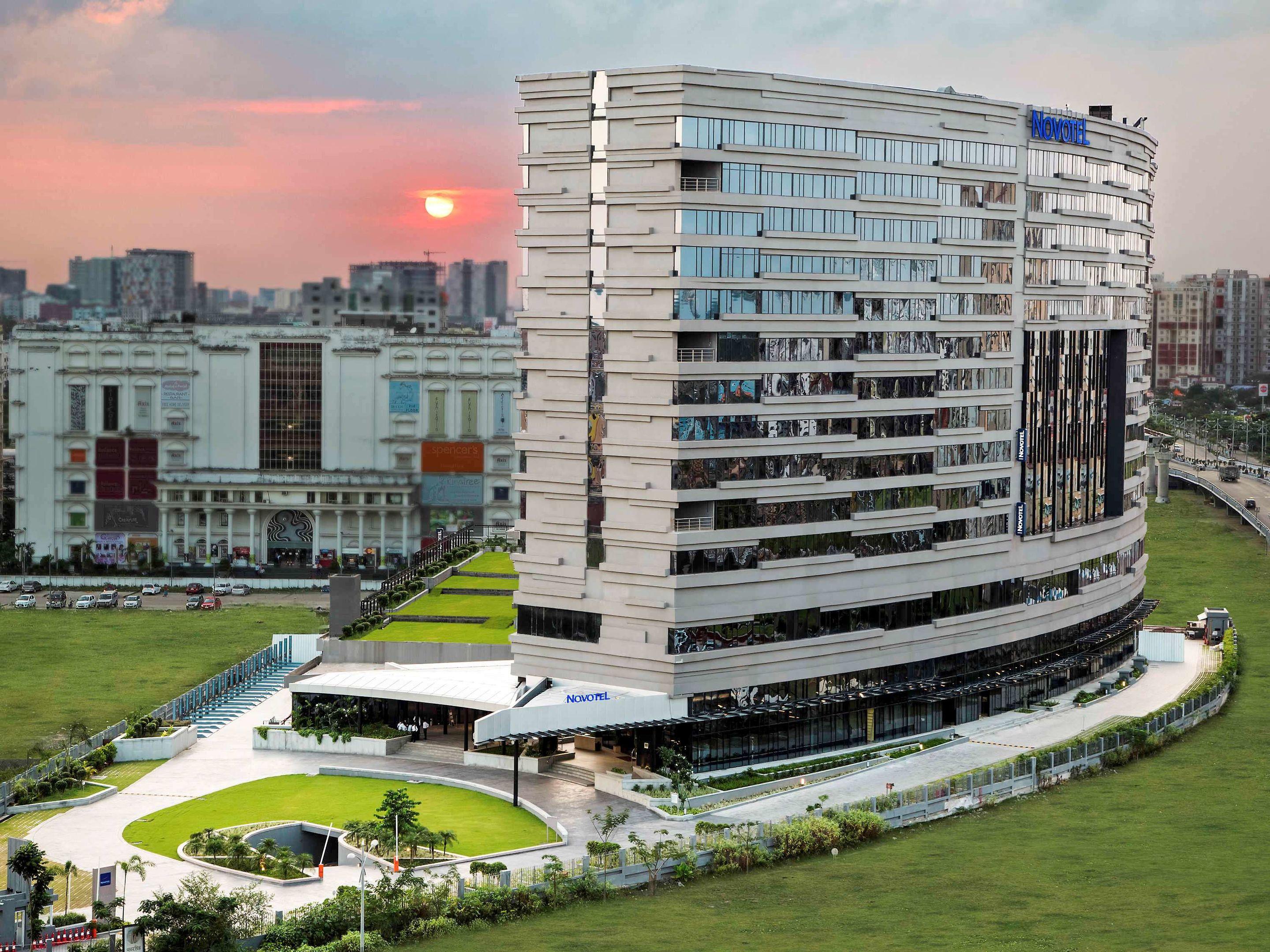Novotel Kolkata Hotel and Residences — photo 1