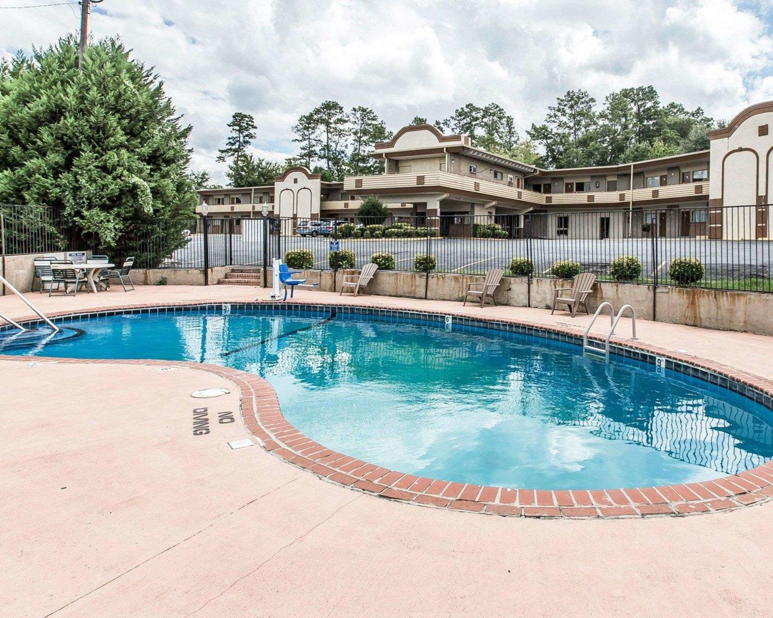 Econo Lodge Macon — photo 4
