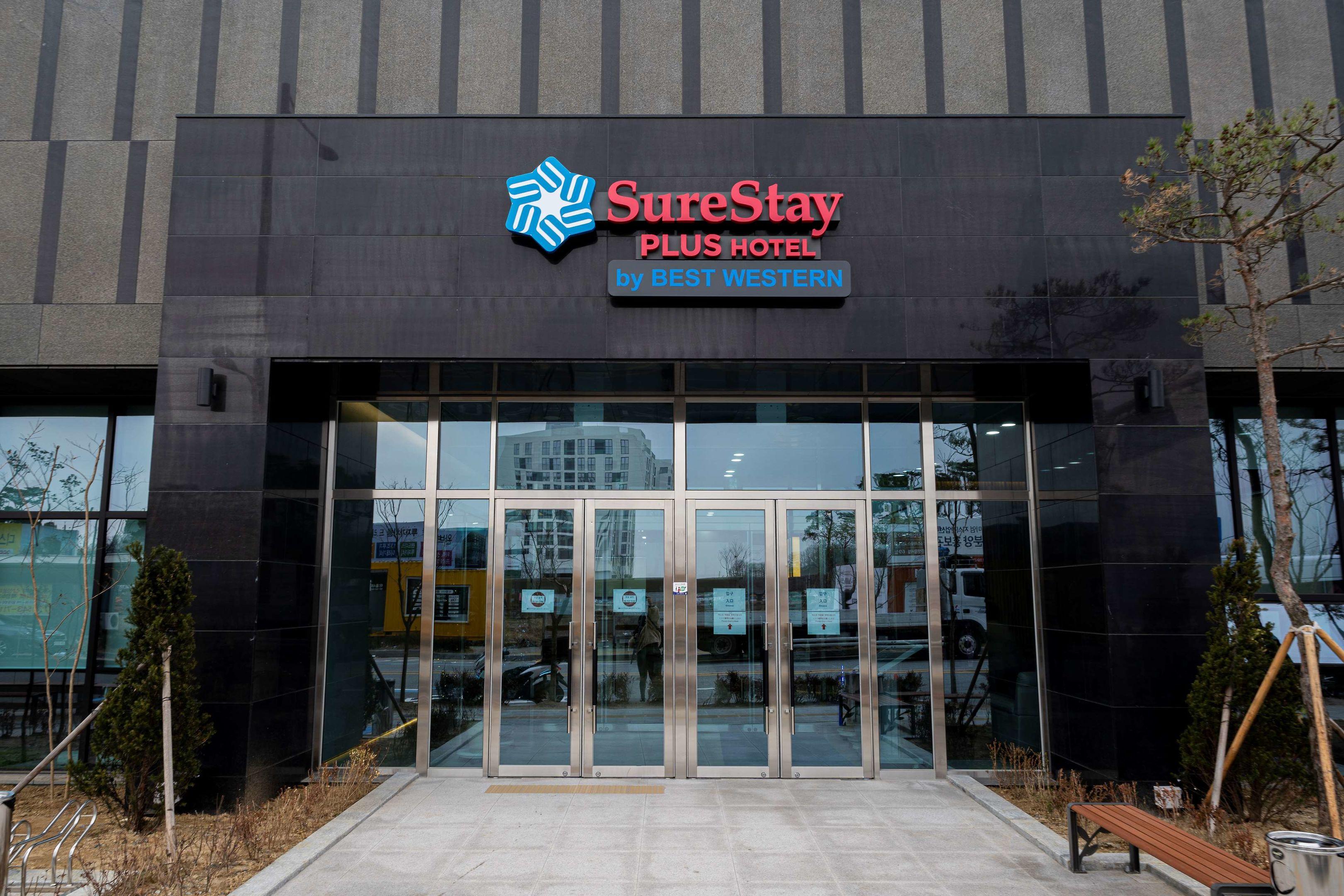 SureStay Plus Hotel by Best Western Asan Hotel