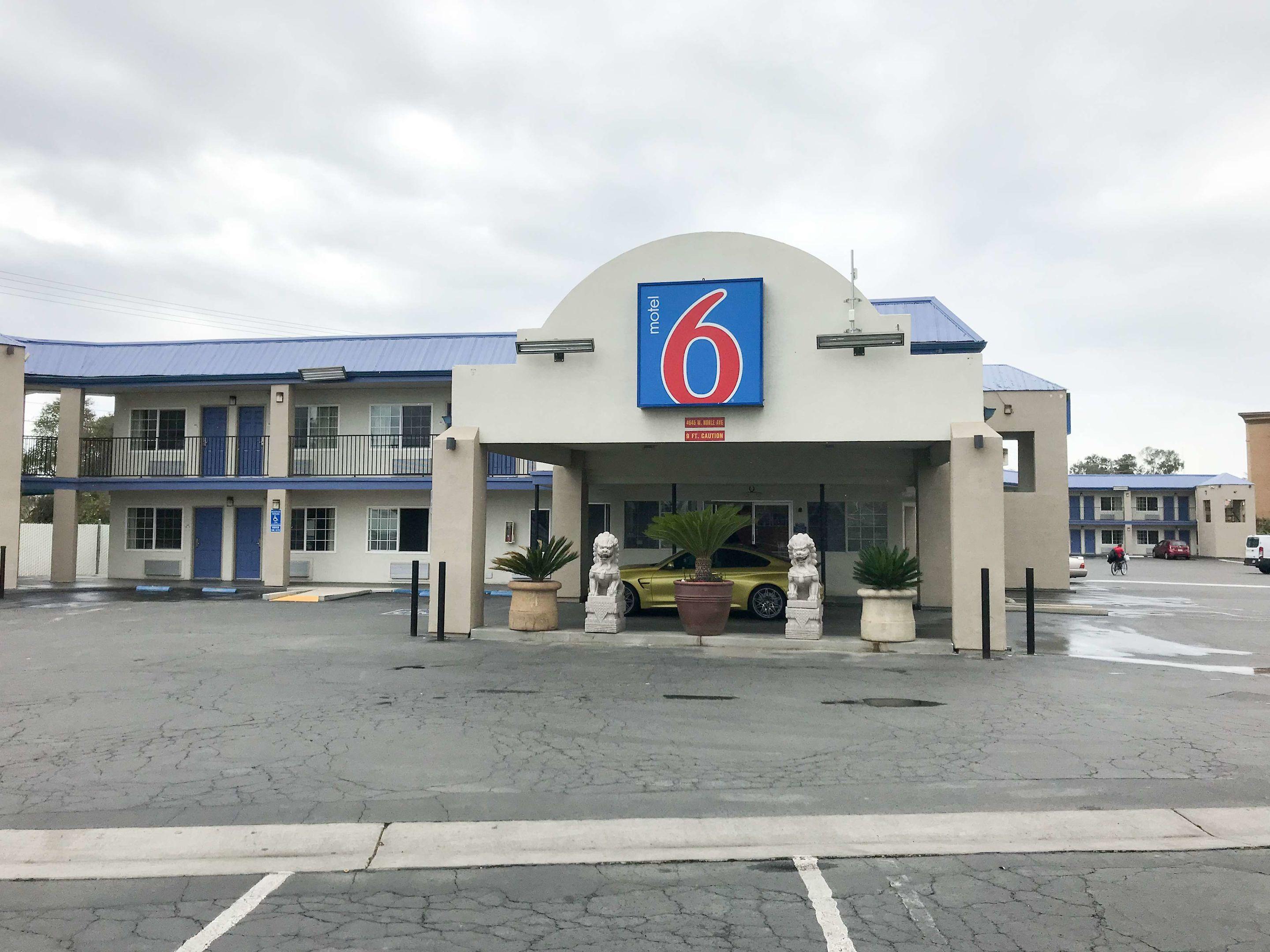 Motel 6 Visalia CA — photo 3