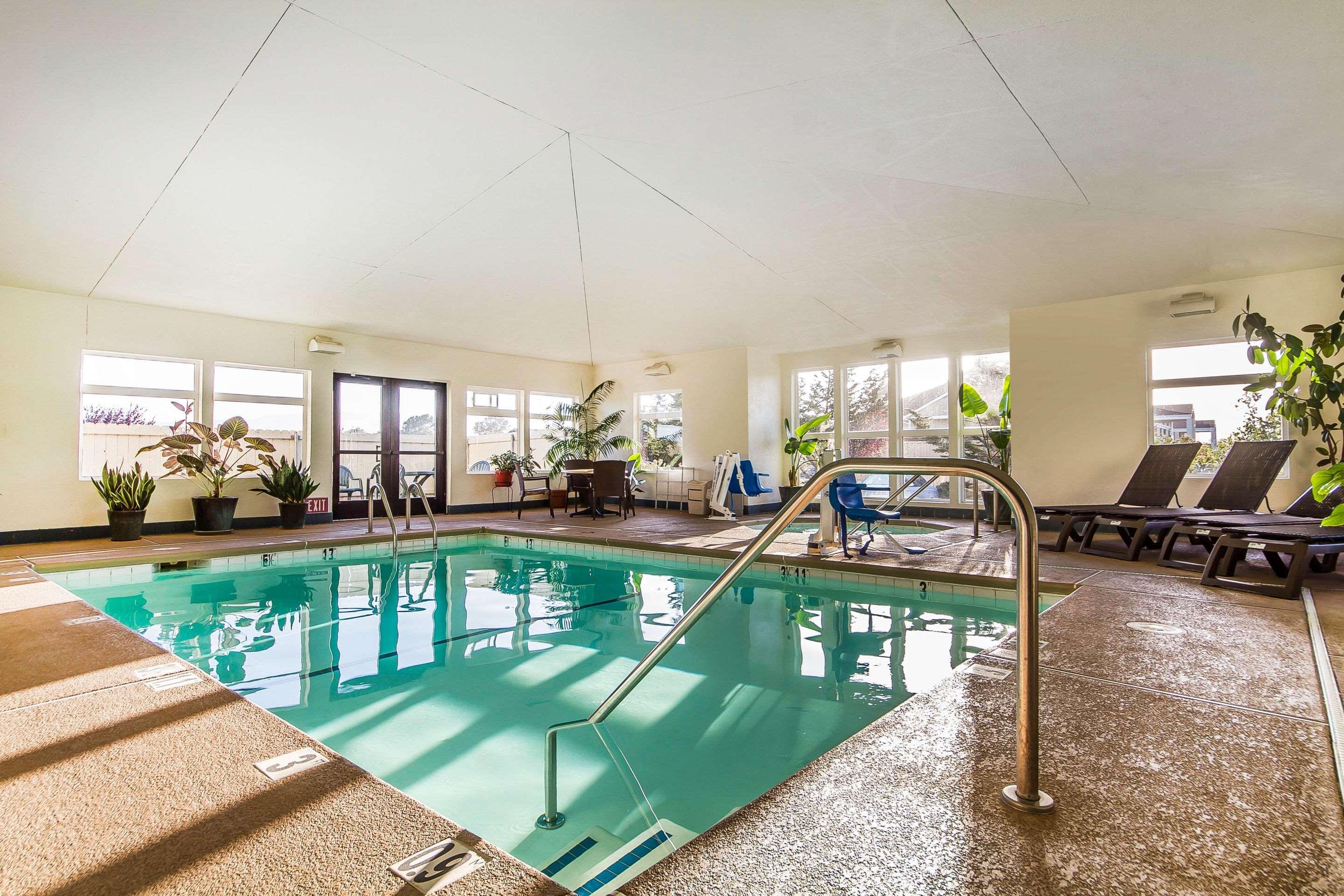 Comfort Inn & Suites Redwood Country — photo 4