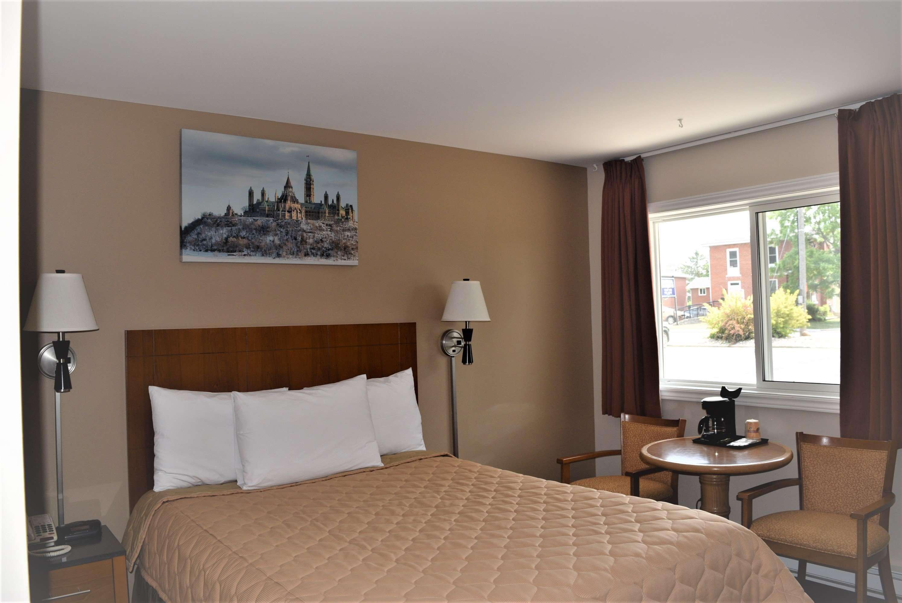Knights Inn — photo 4