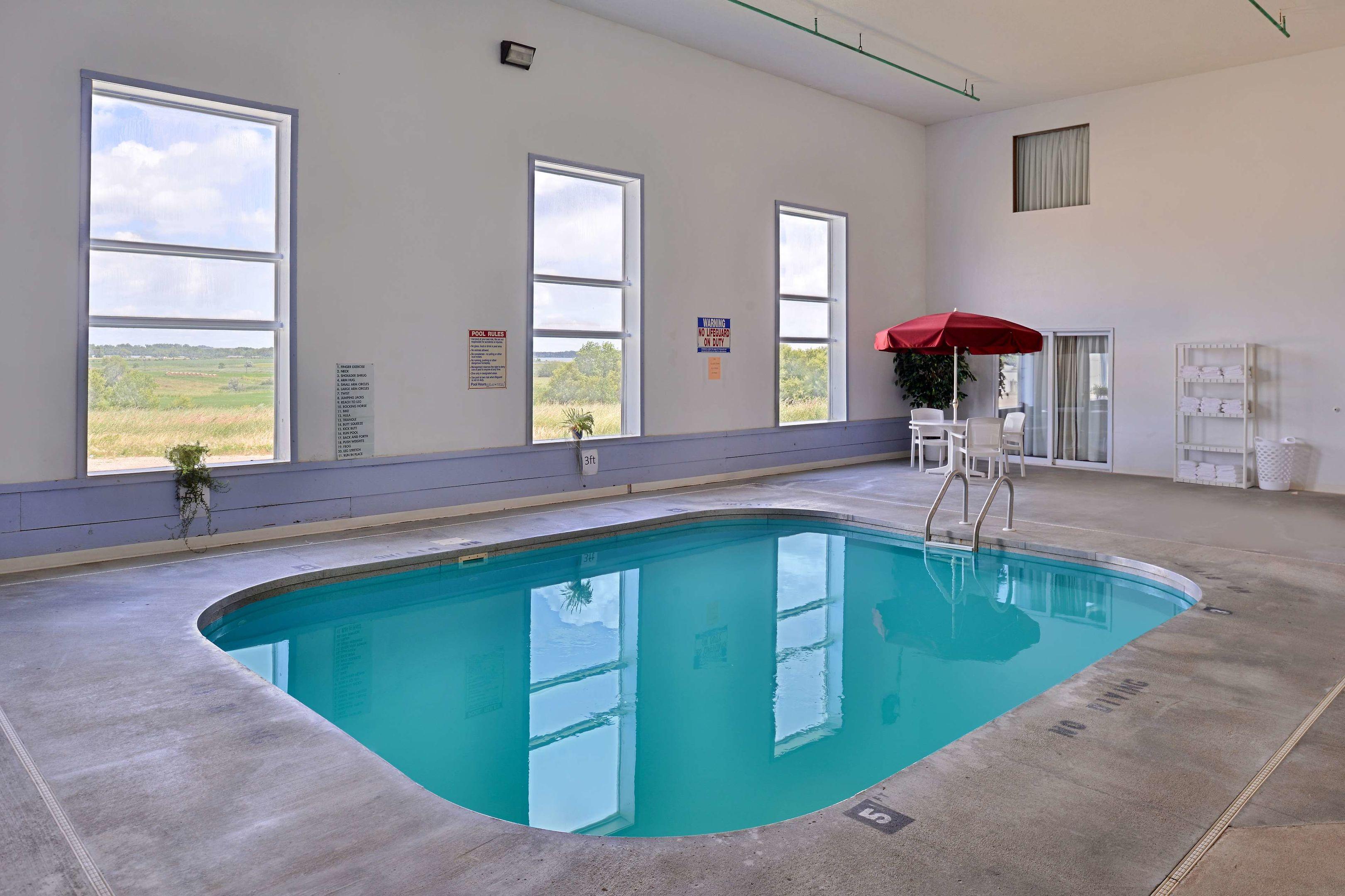 Americas Best Value Inn And Suites  Clear Lake — photo 5