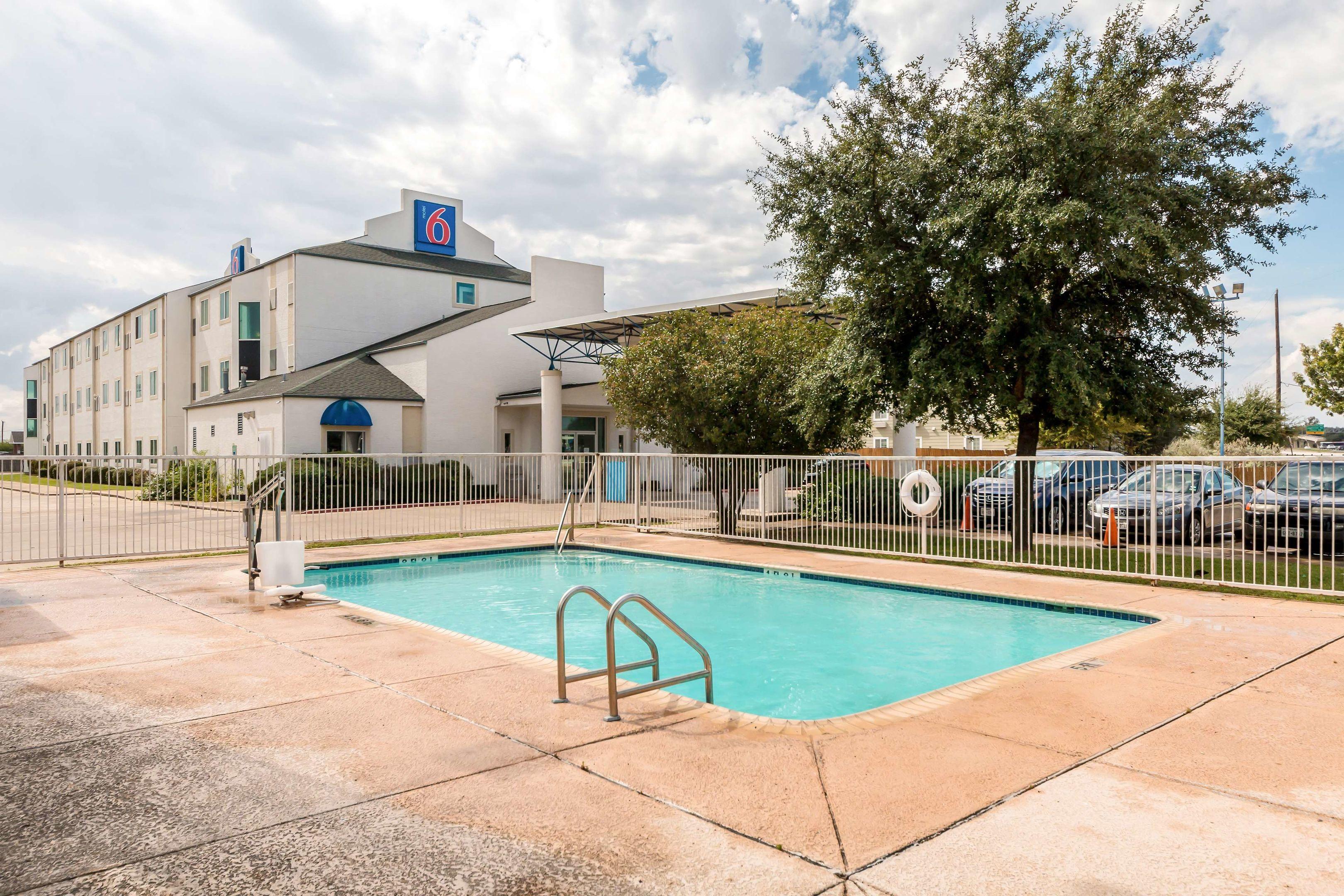 Motel 6 San Antonio South — photo 5