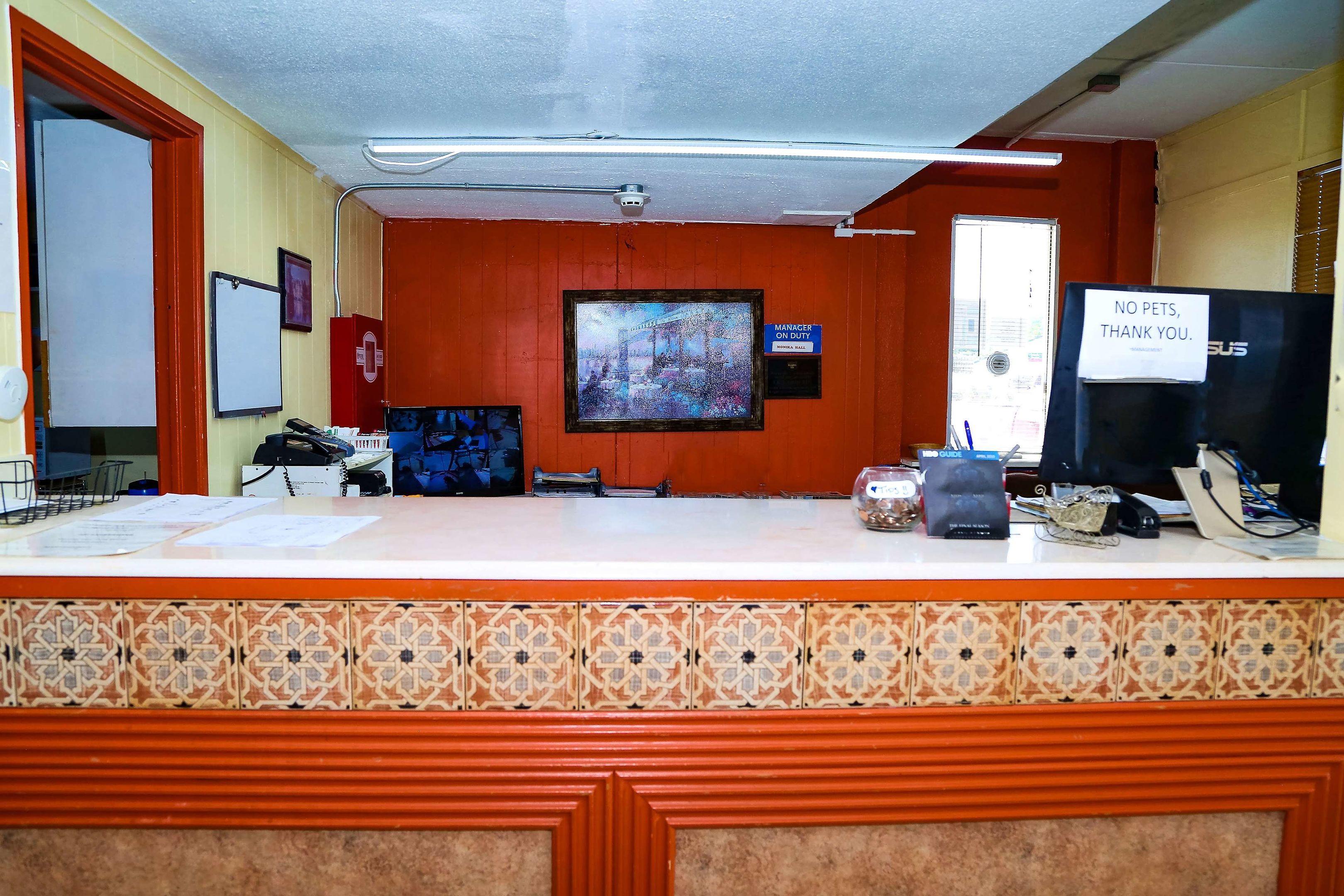 Knights Inn Alvin — photo 5