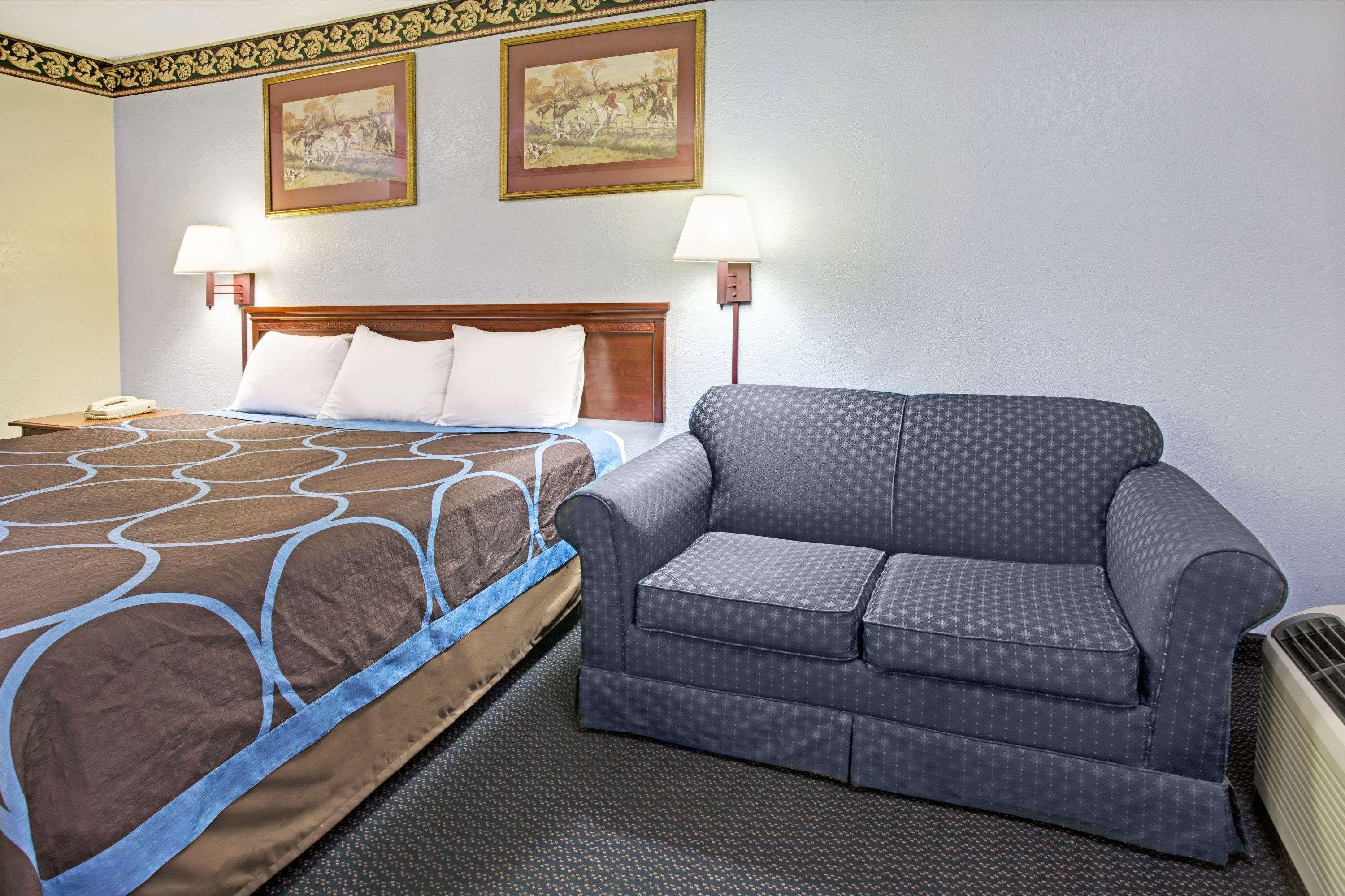 Super 8 by Wyndham Suwanee — photo 4