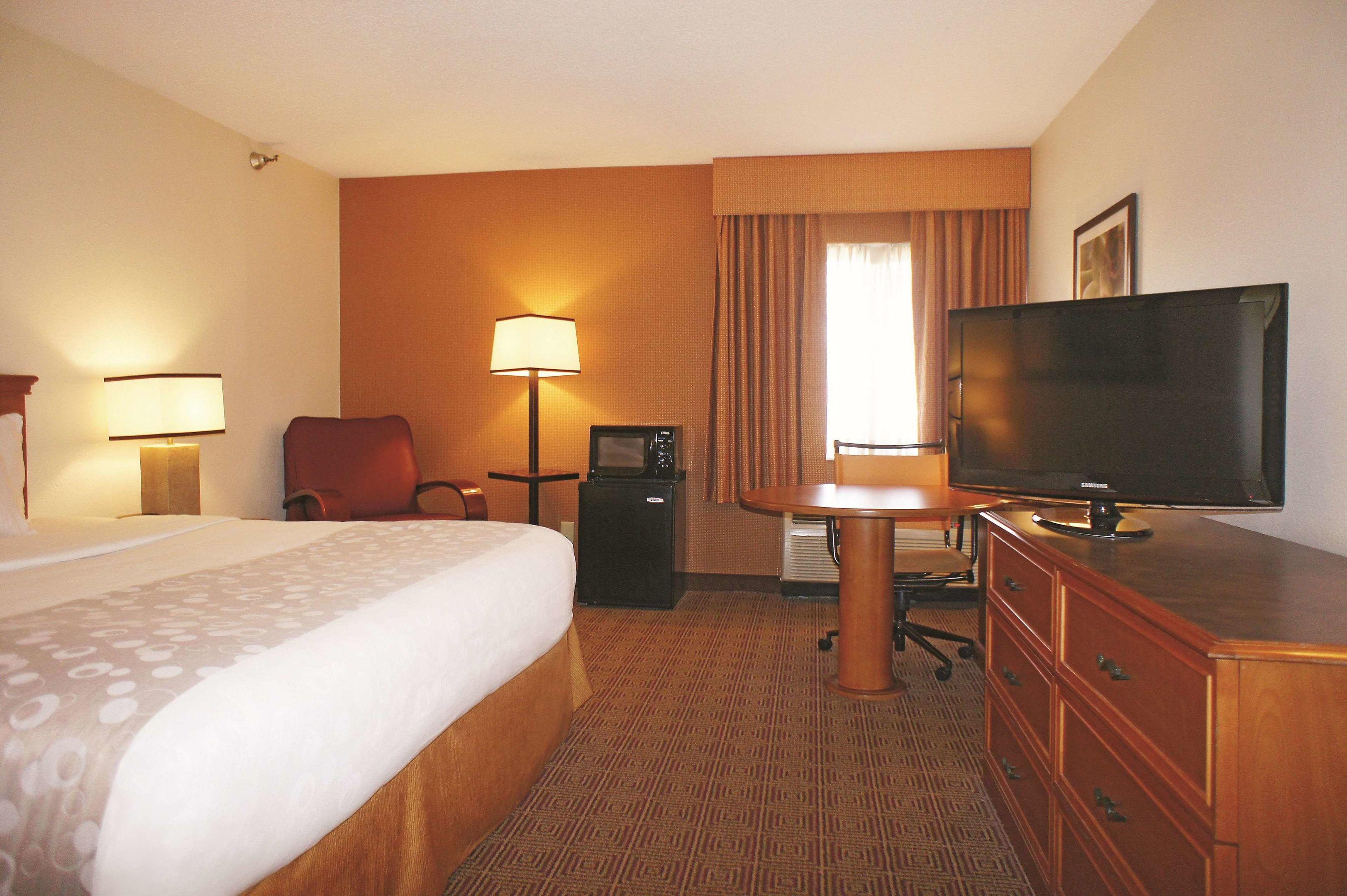 La Quinta Inn by Wyndham Kansas City North — photo 4