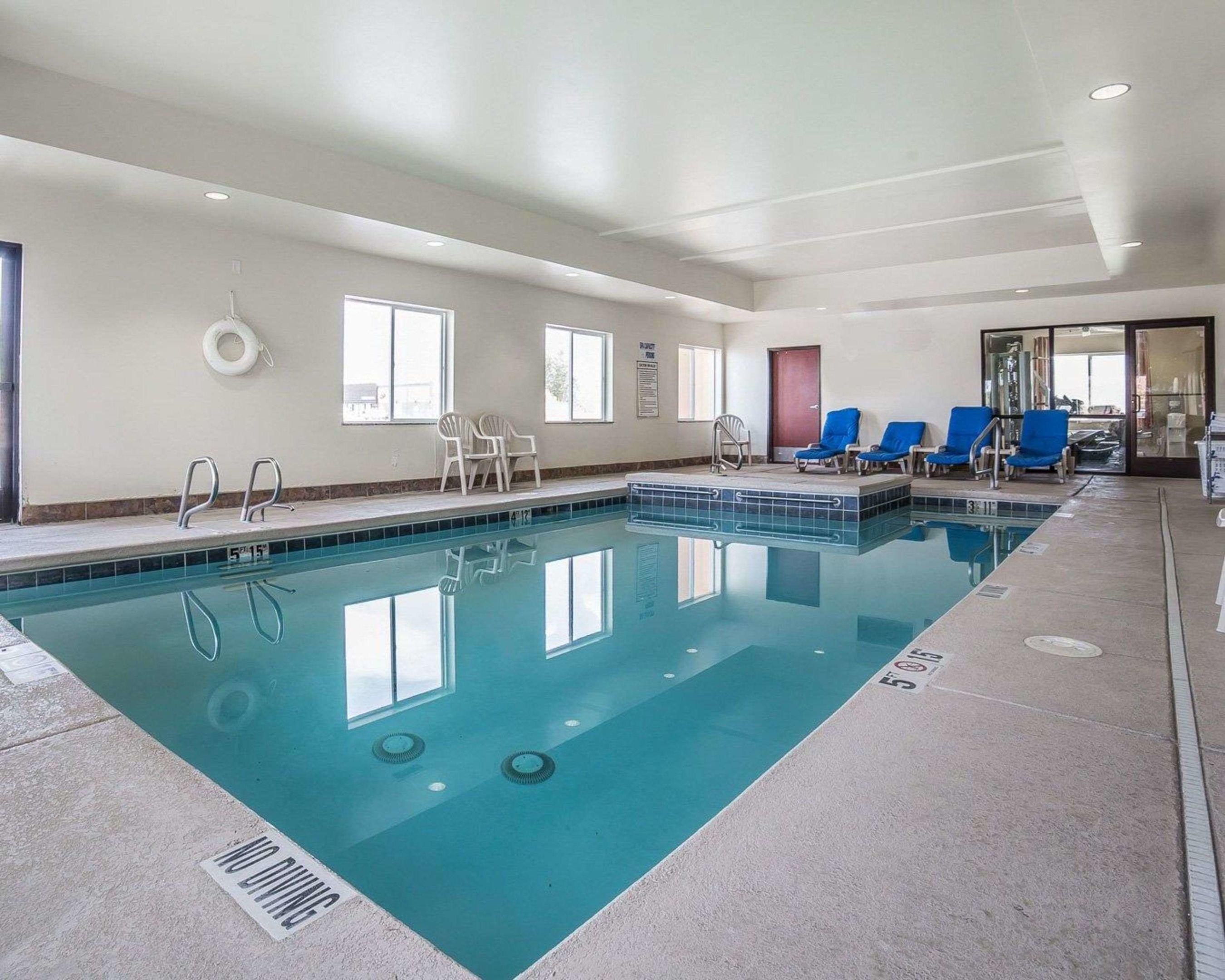Comfort Inn Farr West — photo 4