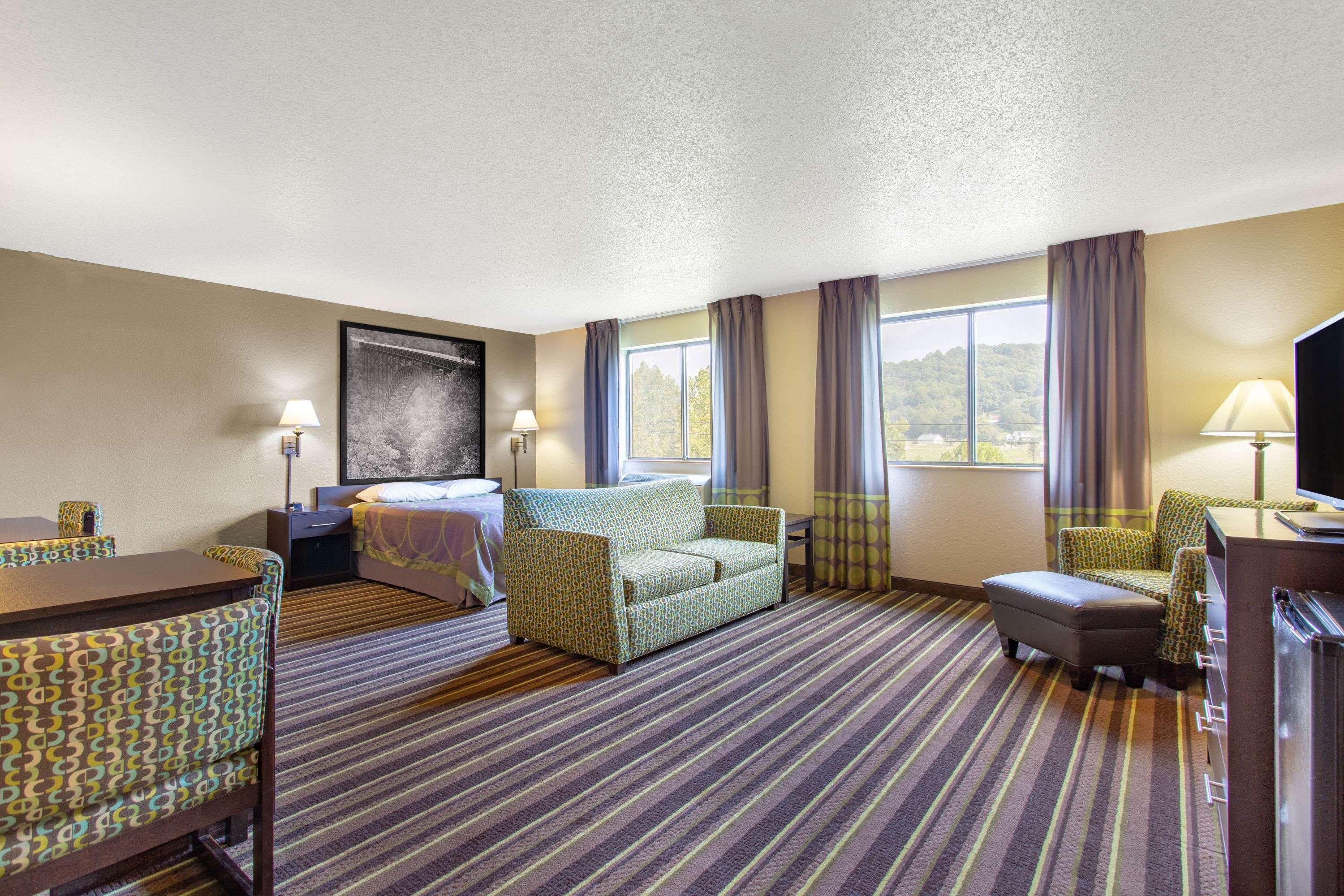 Super 8 by Wyndham Weston WV — photo 4