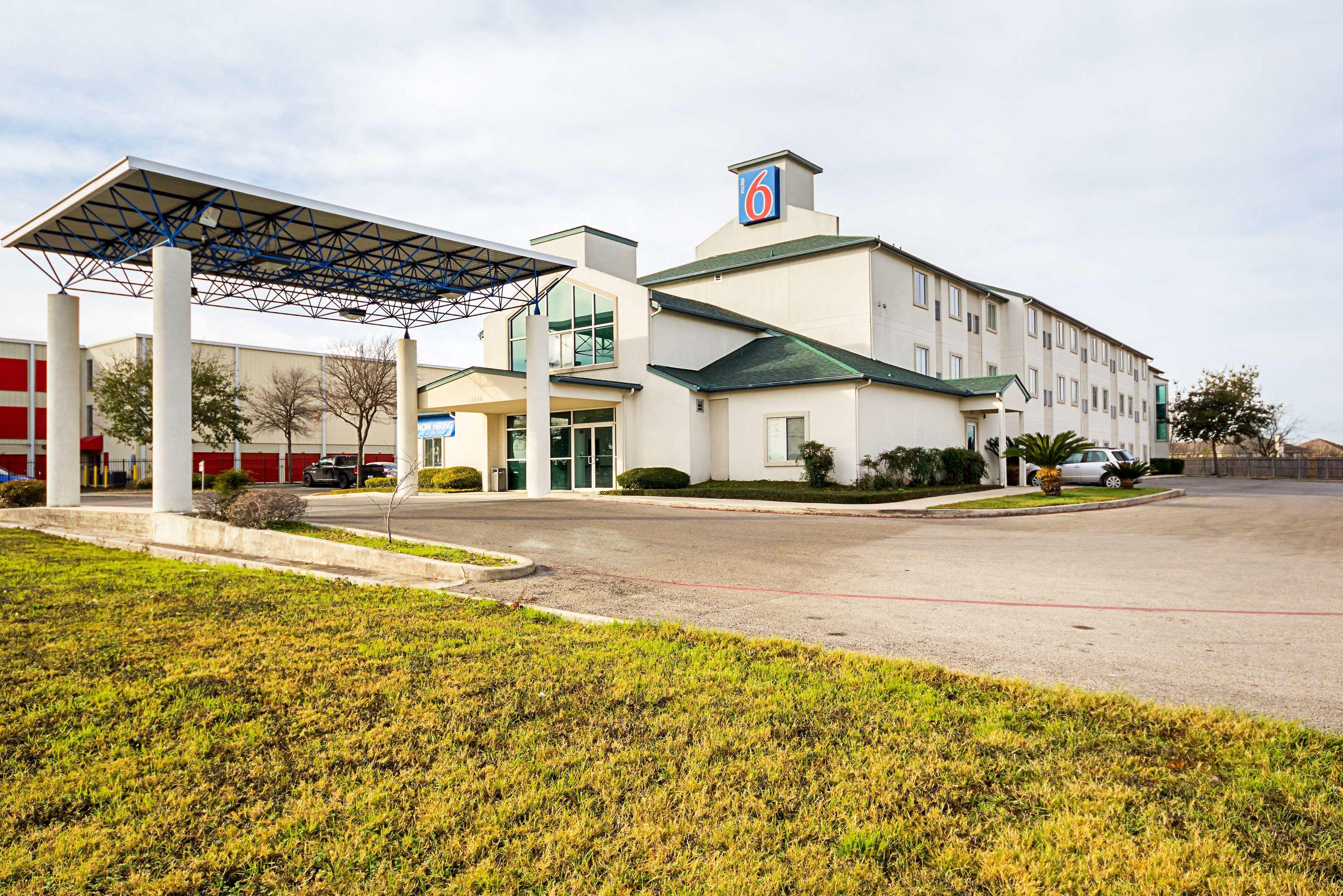Motel 6 San Antonio Sea World North — photo 4
