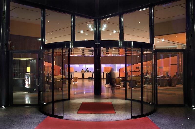 Sheraton Berlin Grand Hotel Esplanade — photo 2