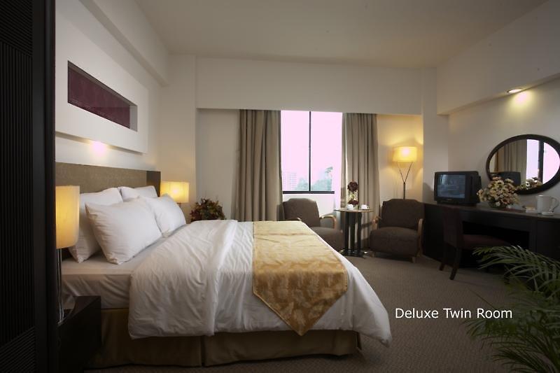 Regal Park Hotel — photo 5