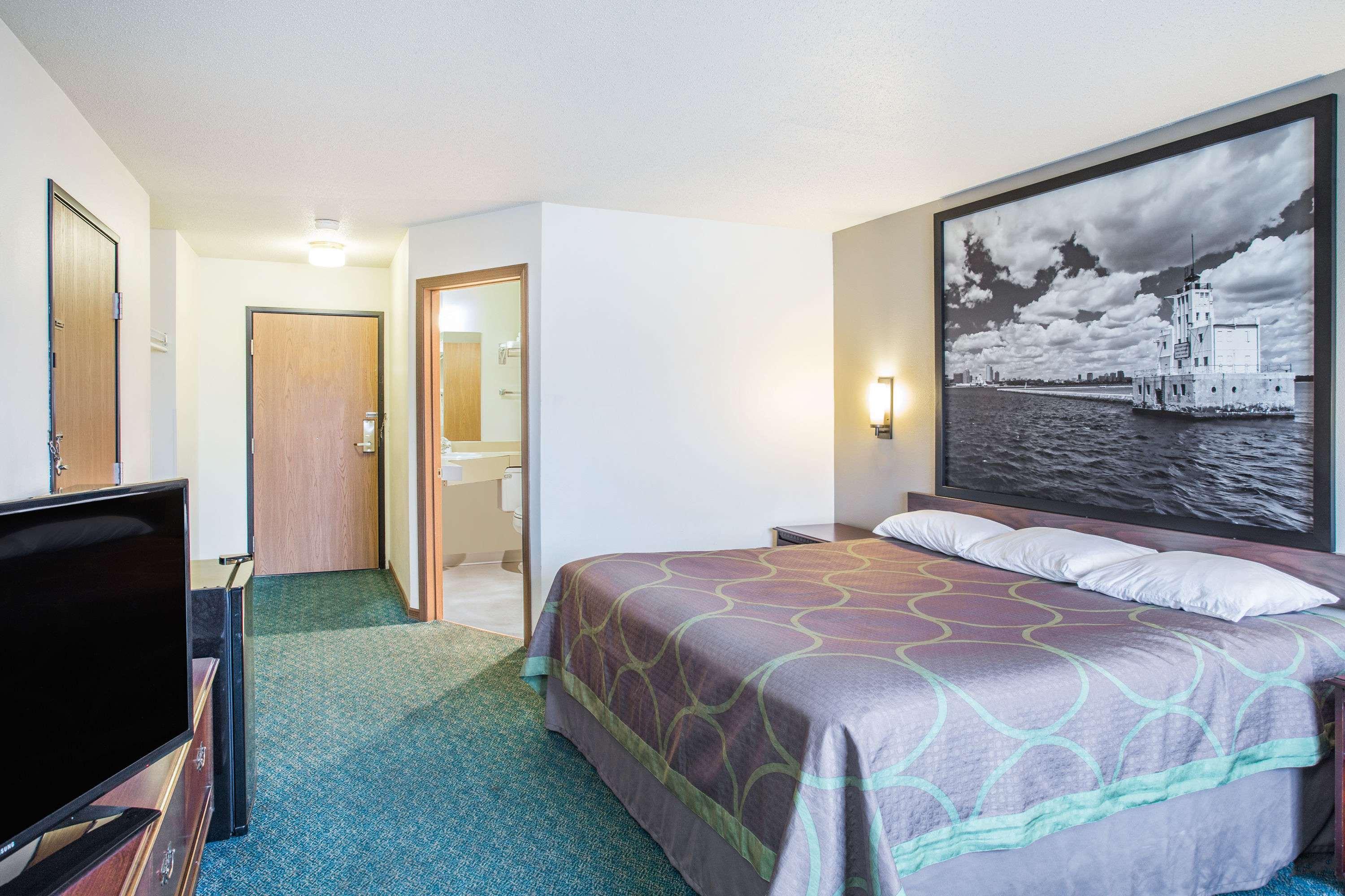 Super 8 by Wyndham Prairie Du Chien — photo 4