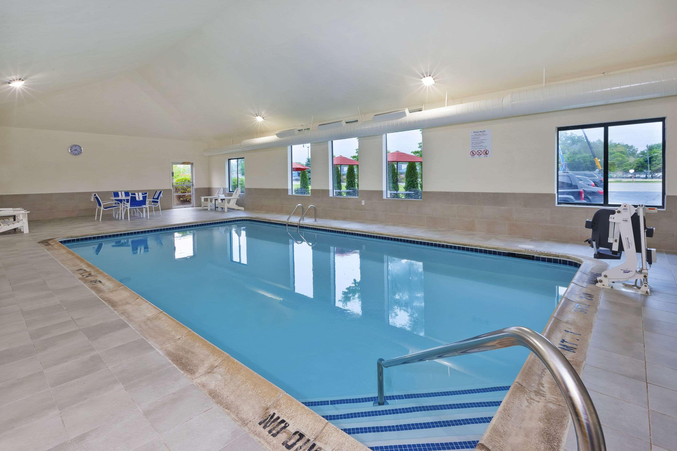 Comfort Inn & Suites — photo 3