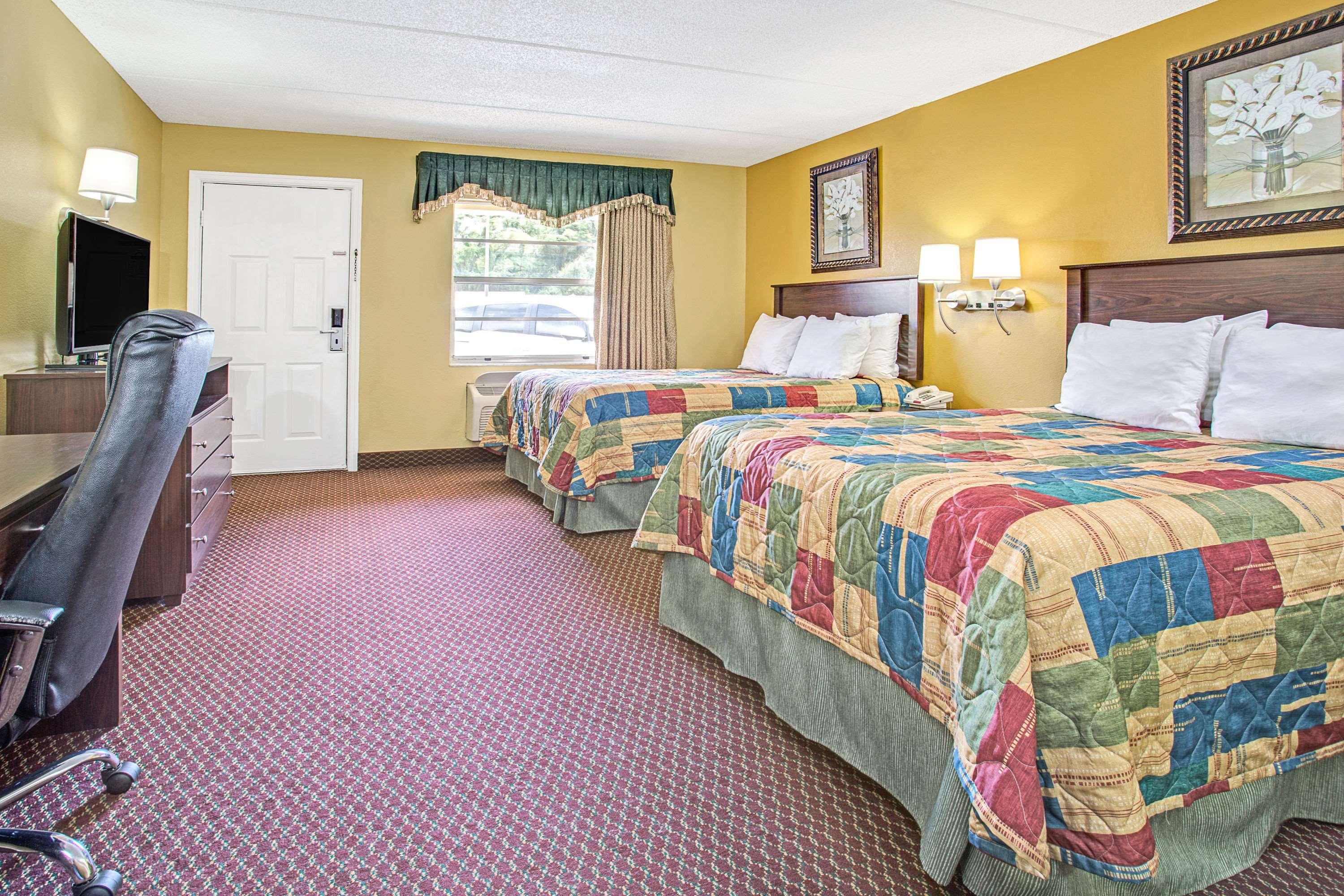 Days Inn By Wyndham Orange City/Deland — photo 5