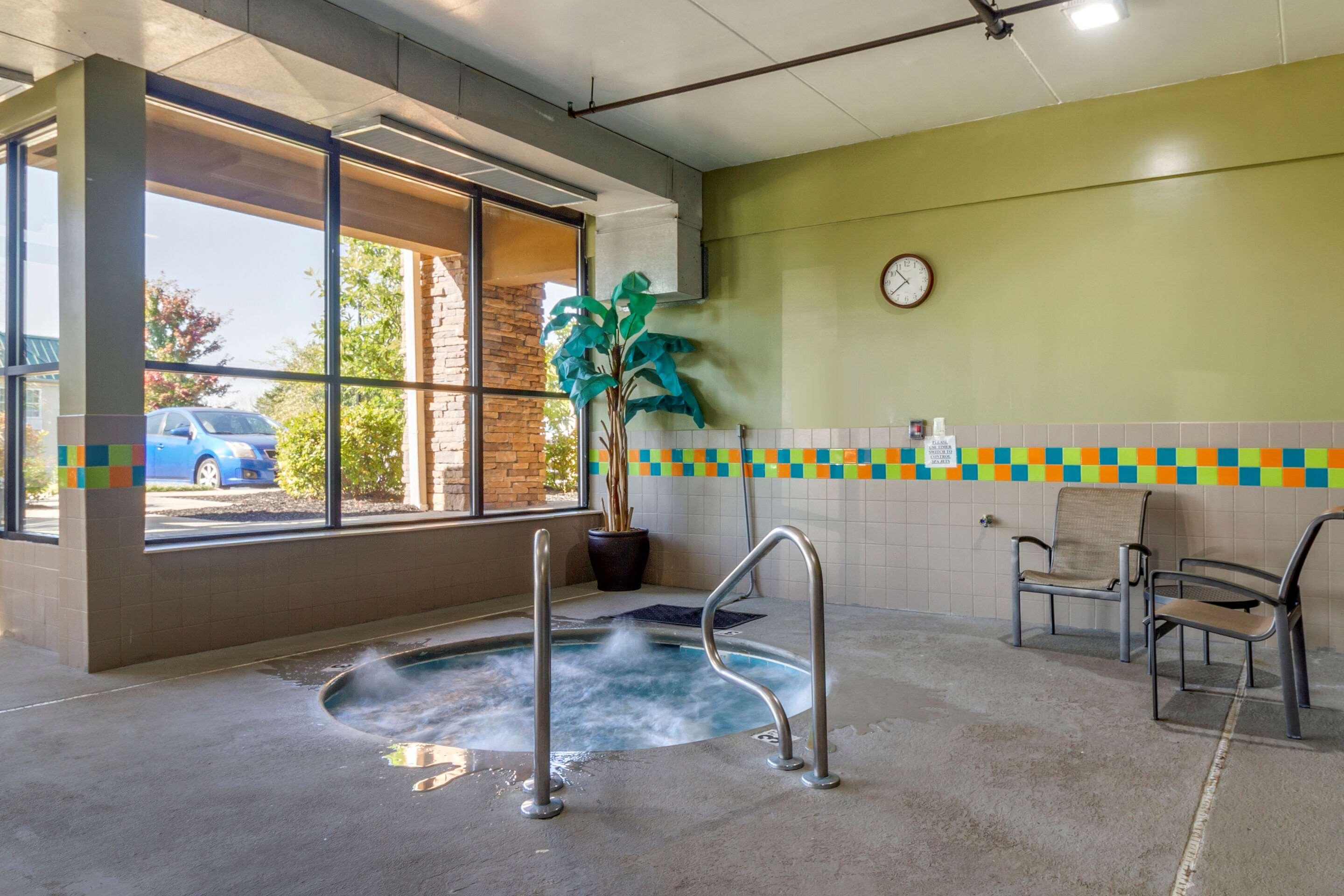 Comfort Suites Knoxville — photo 3