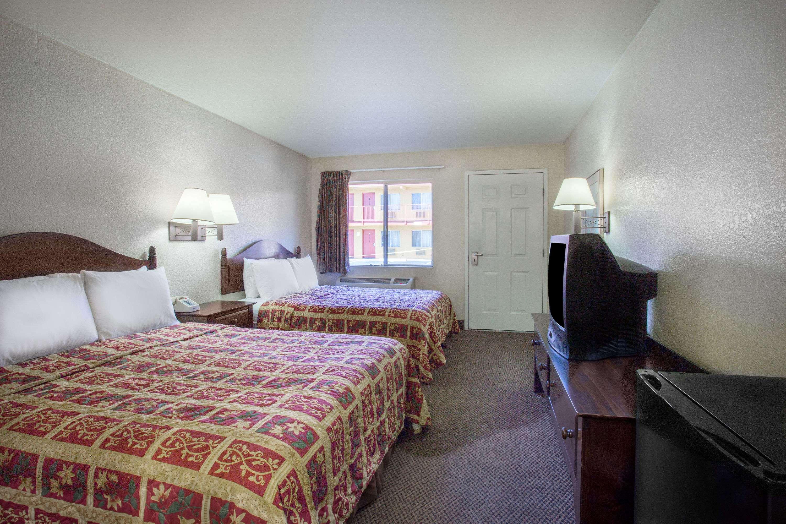 Knights Inn Mesa — photo 5
