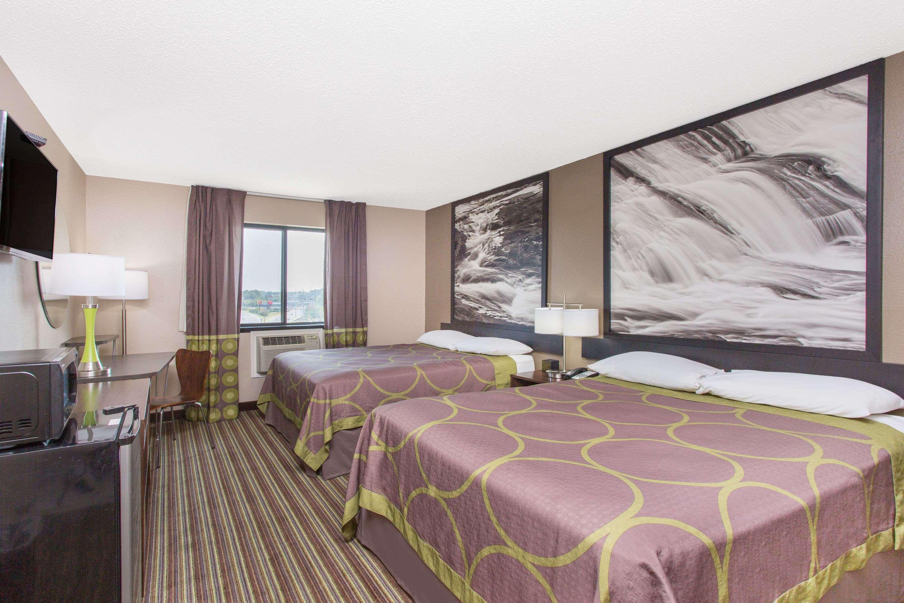 Super 8 by Wyndham Columbus Airport — photo 4