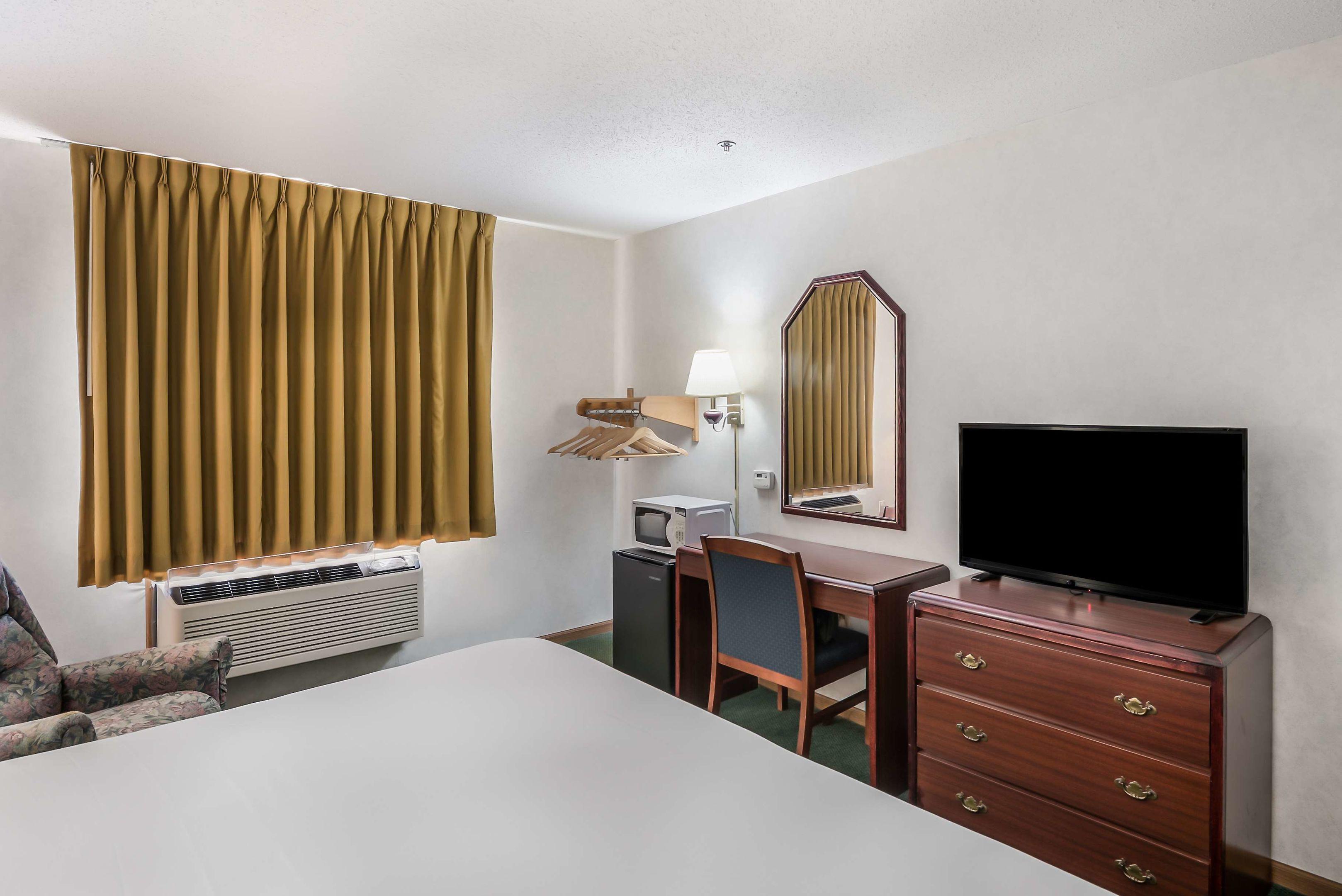 Americas Best Value Inn Wenona — photo 4