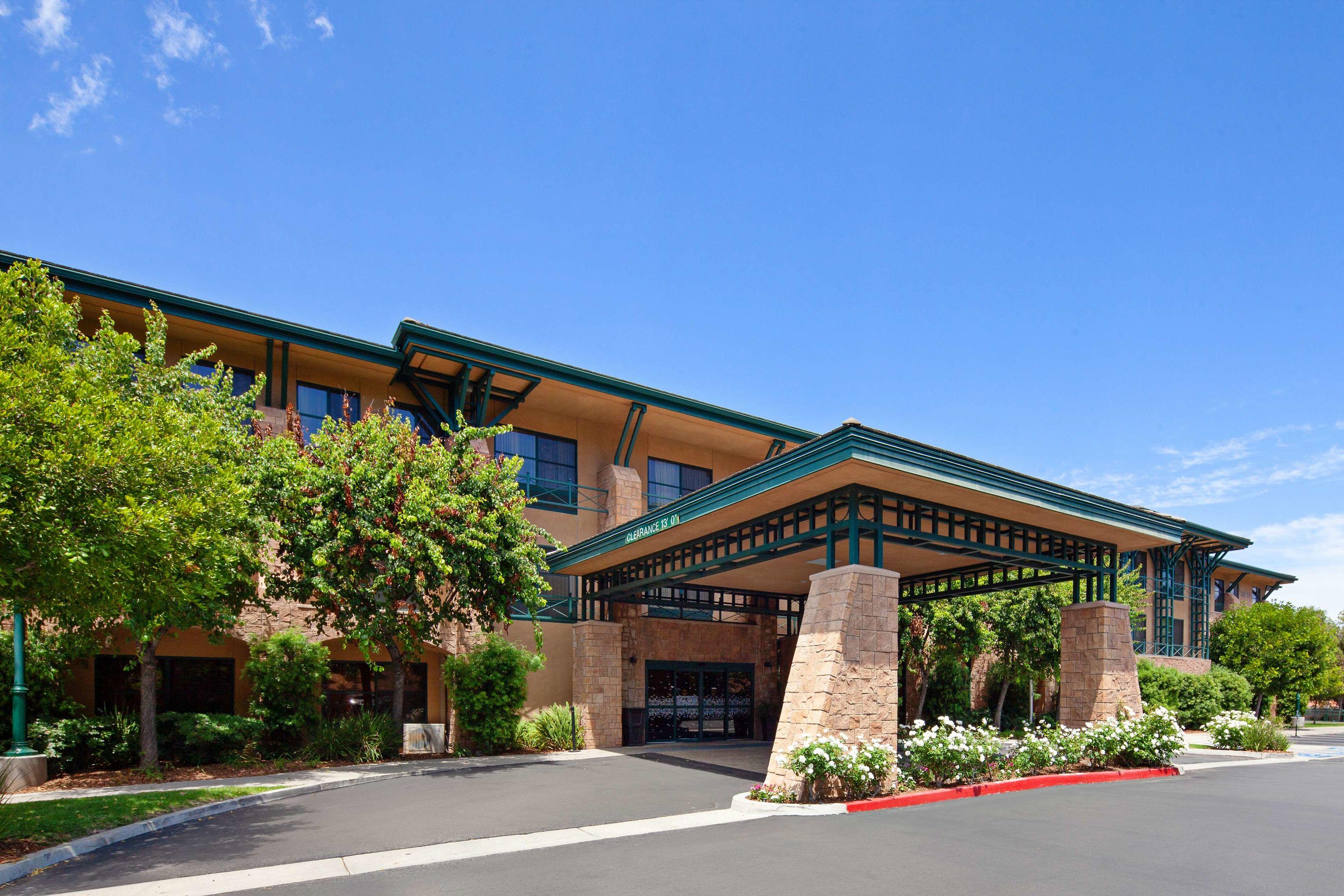 Hampton Inn & Suites Agoura Hills — photo 4