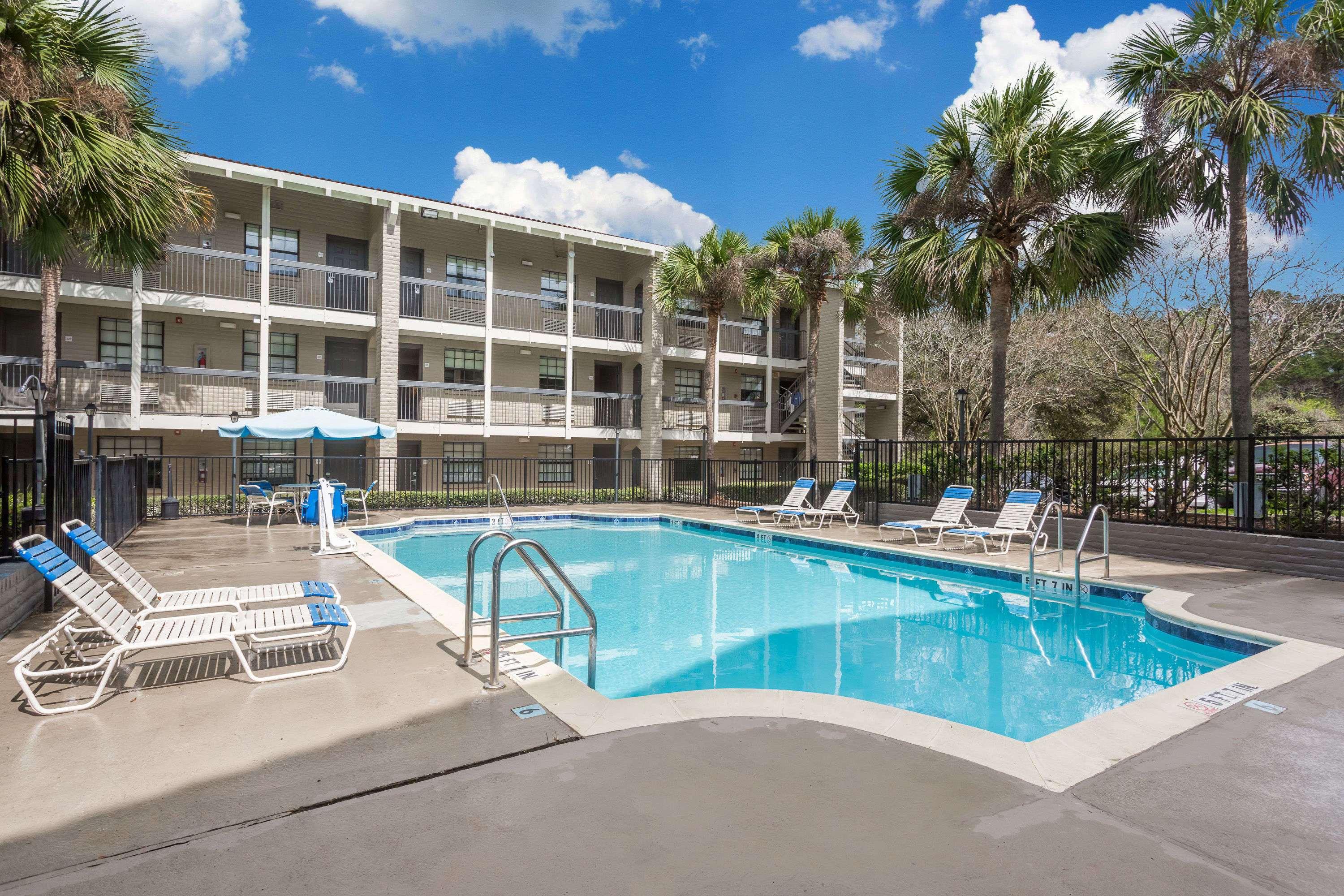 Baymont by Wyndham Tallahassee Central — photo 4