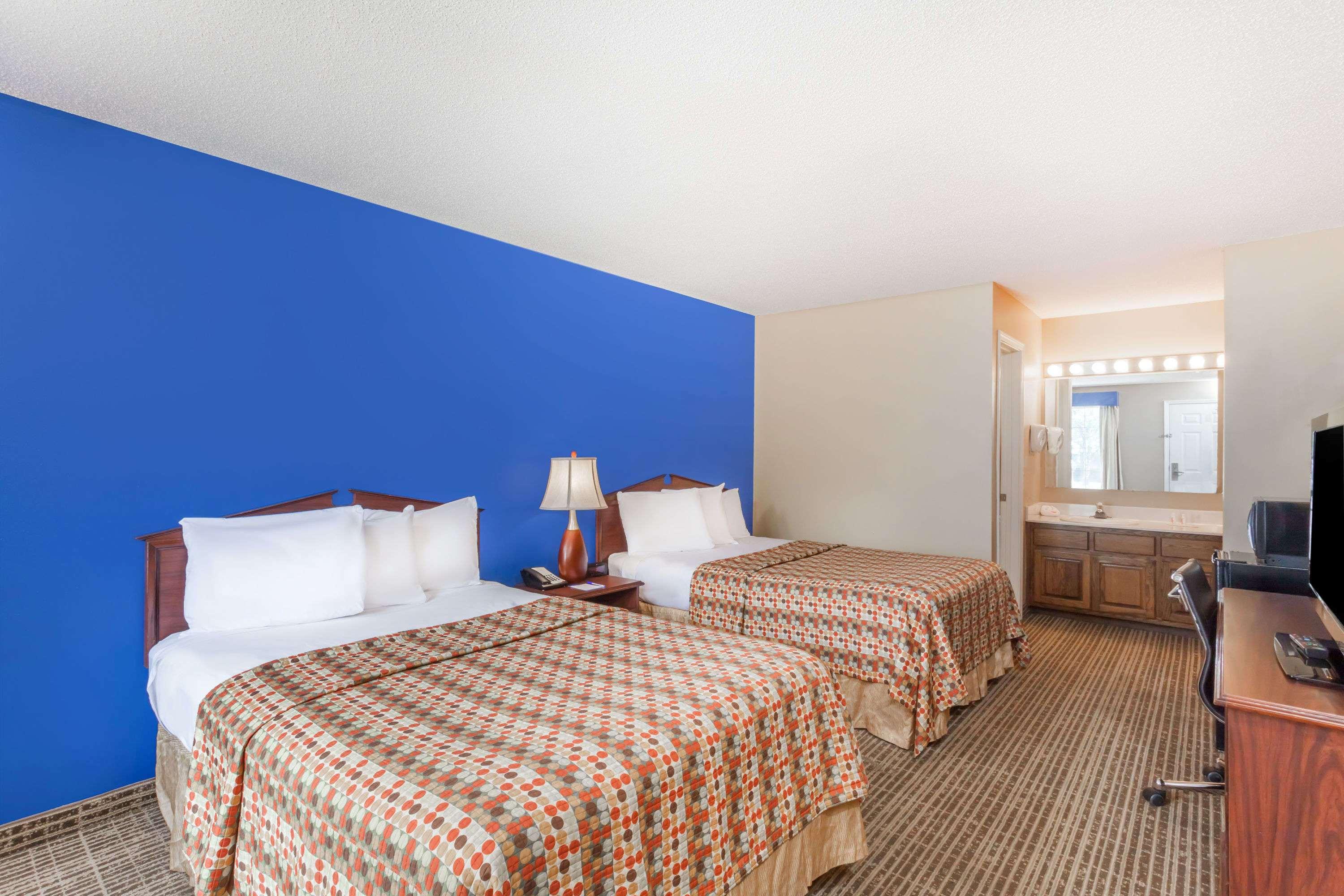 Baymont Inn & Suites Florence/Muscle Shoals — photo 5