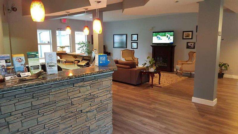 Quarterdeck Inn & Marina Resort — photo 5
