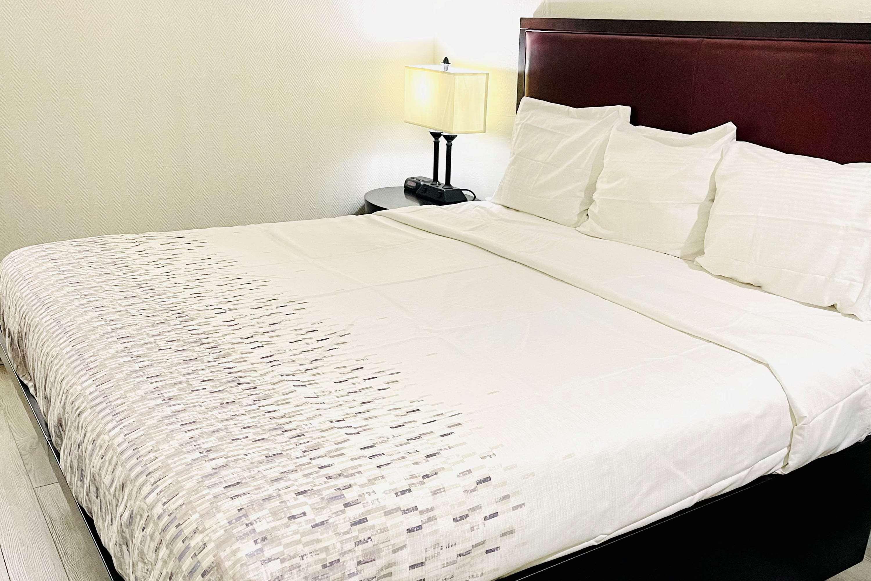 Red Coach Inn & Suites El Dorado — photo 3